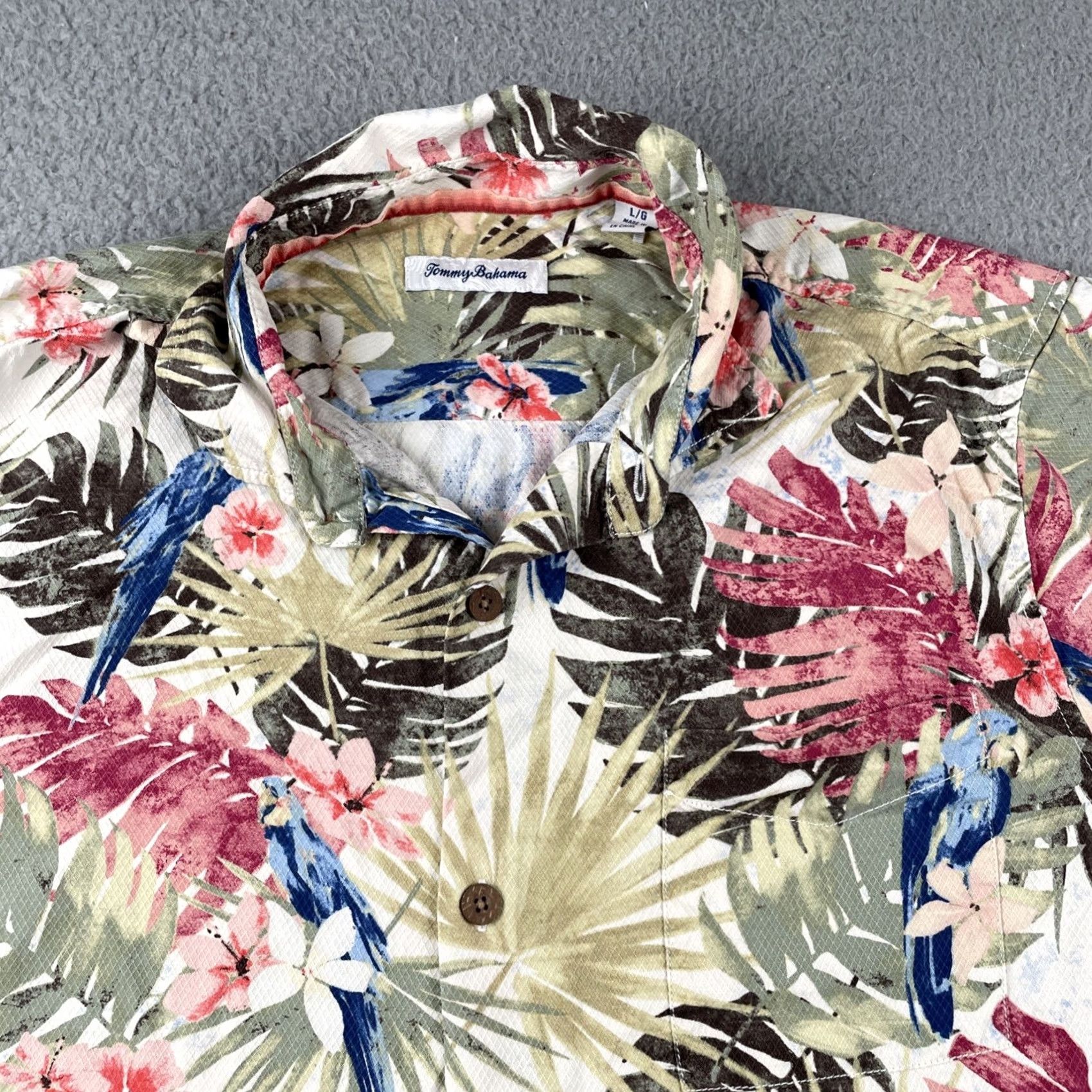 Tommy Bahama VINTAGE Tommy Bahama Men’s L Silk Floral Tropical Button Up L Shirt Parrot Bird Pattern Size US L / EU 52-54 / 3 - 2 Thumbnail