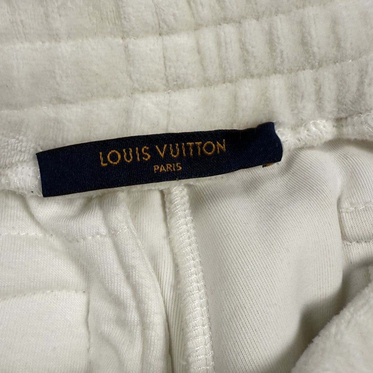 Louis Vuitton Louis Vuitton Monogram Flocked Logo ‘White’ Sweatpants Size US 32 / EU 48 - 10 Thumbnail