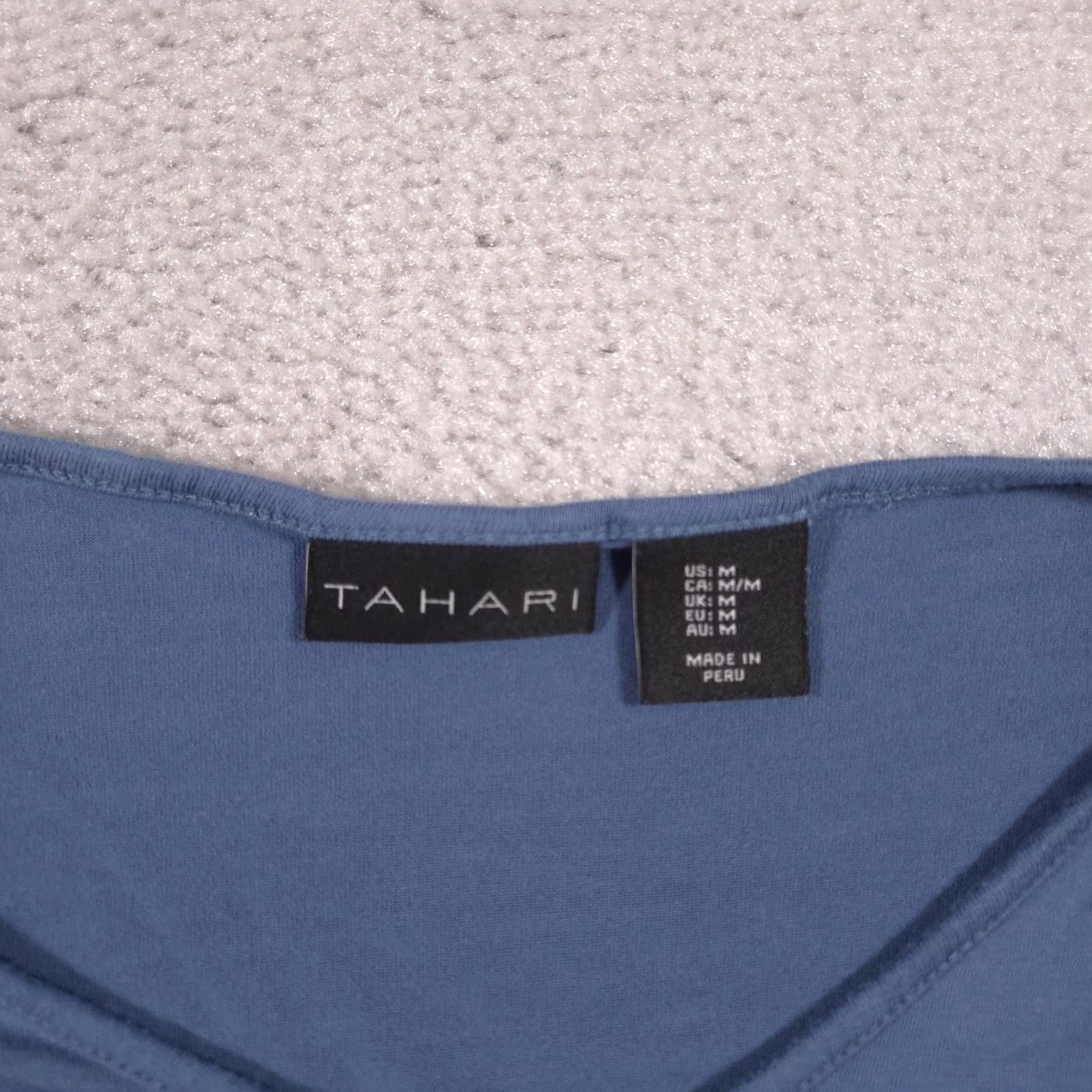 Vintage Tahari Shirt Womens M Blue V Neck 3/4 Sleeve Jersey Lightweight Relaxed Top Size M / US 6-8 / IT 42-44 - 4 Thumbnail