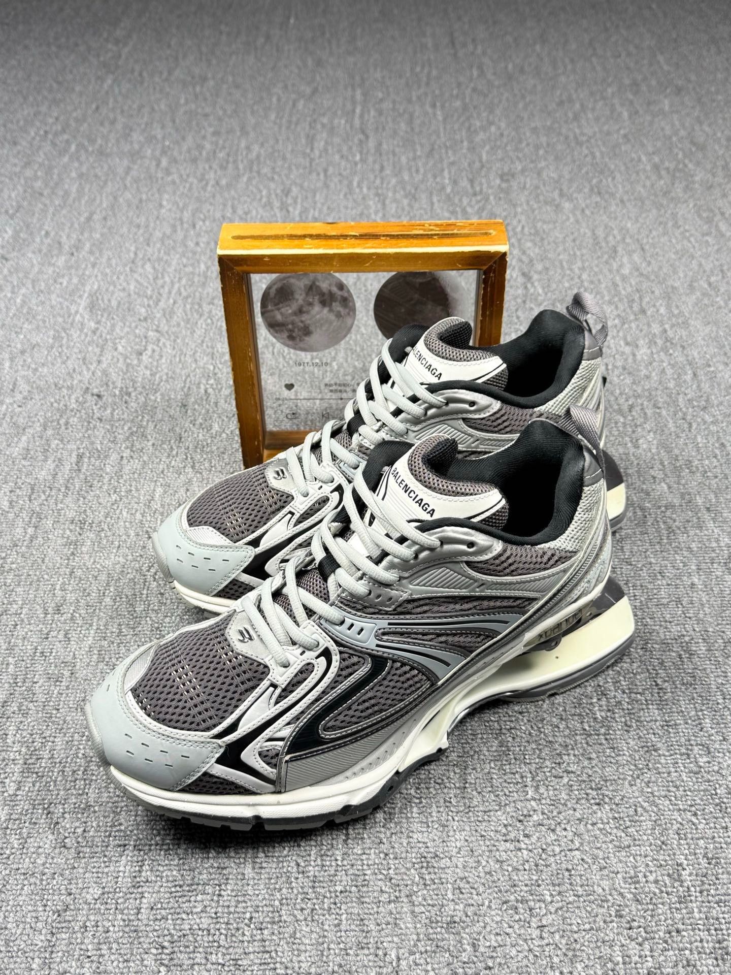 Balenciaga Balenciaga Multi Lowtop Sneakers 10 Men Size US 10 / EU 43 - 1 Thumbnail