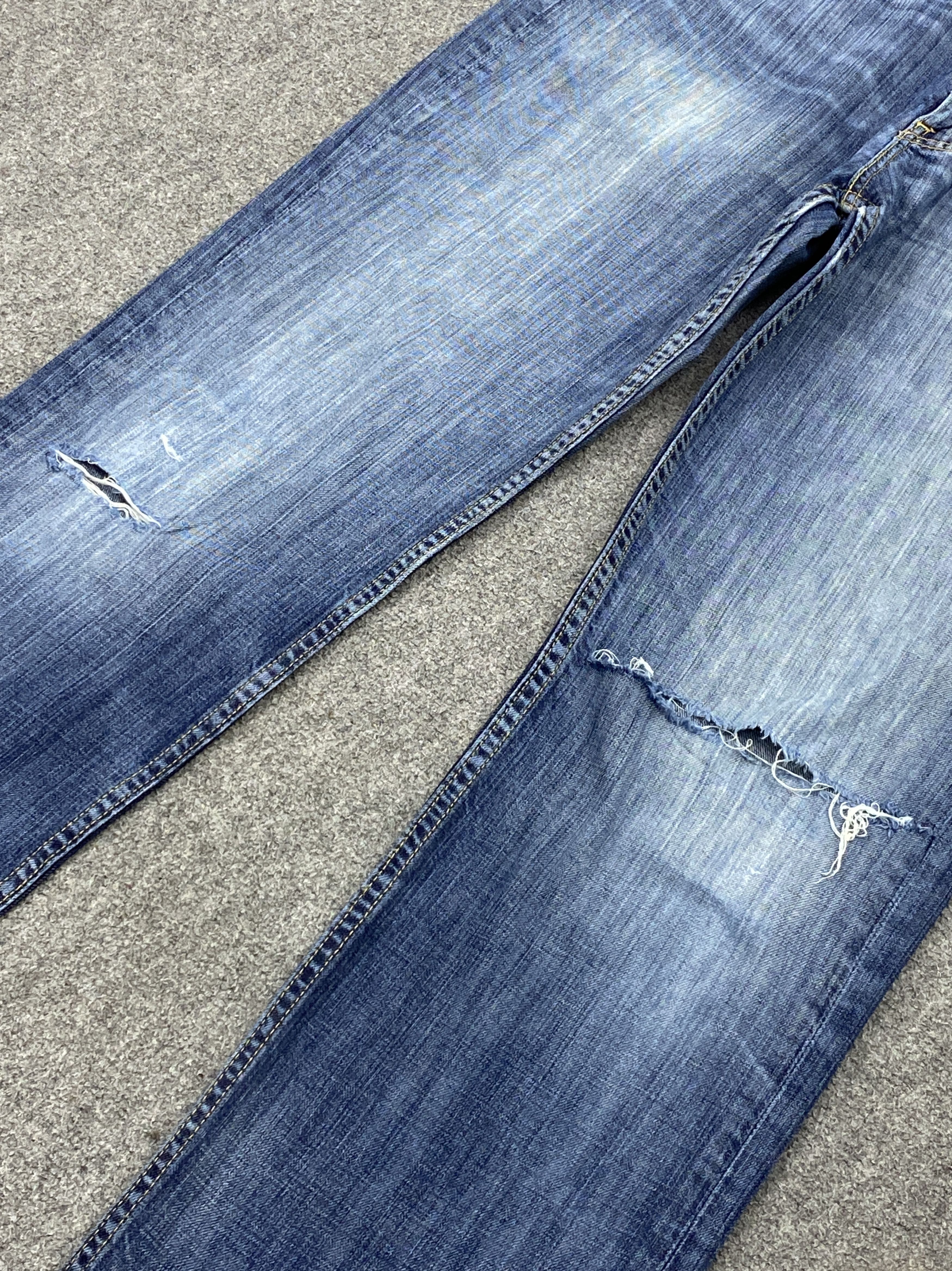 Levi's Vintage Levis 505 Faded Blue Denim Jeans DP2336 Size US 31 - 11 Thumbnail