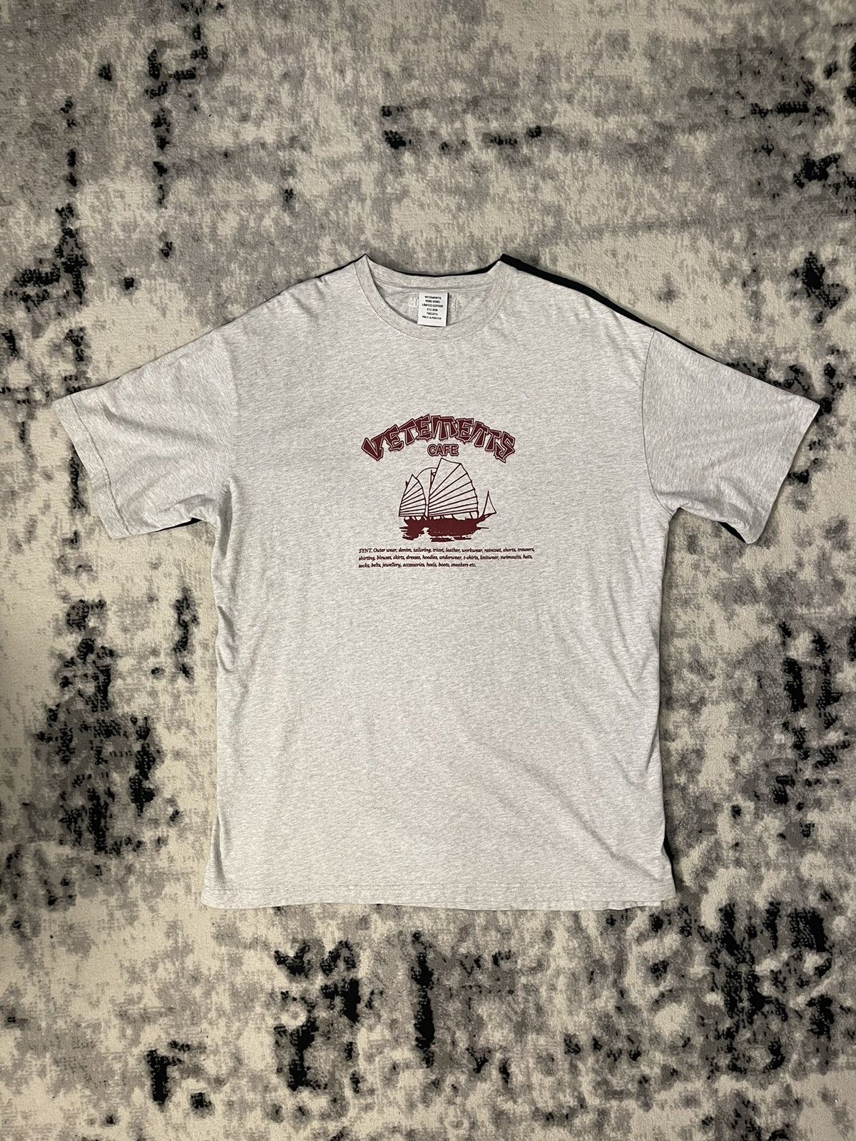 Vetements (1/50) Vetements 18ss HK limited edition reversible Tee Size US L / EU 52-54 / 3 - 2 Thumbnail