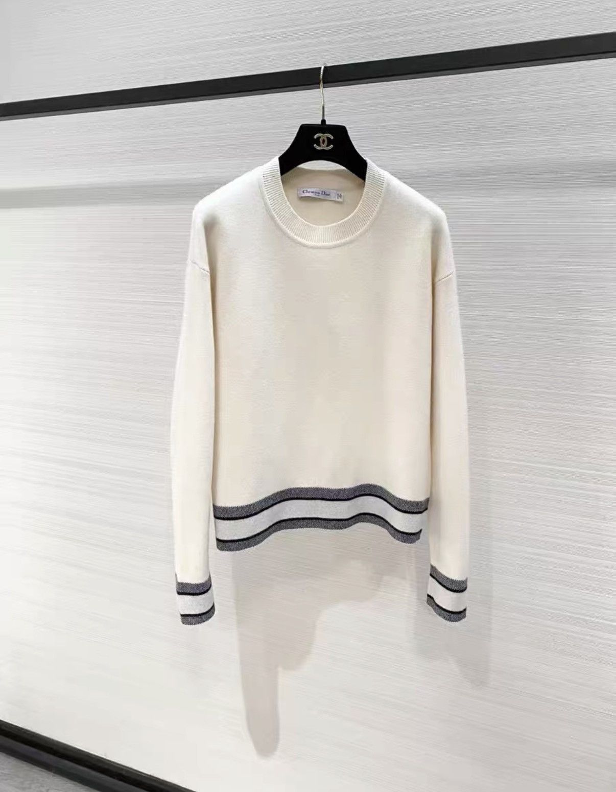 Dior Dior Classic White Cashmere Pullover Sweater J33 Size S / US 4 / IT 40 - 1 Thumbnail