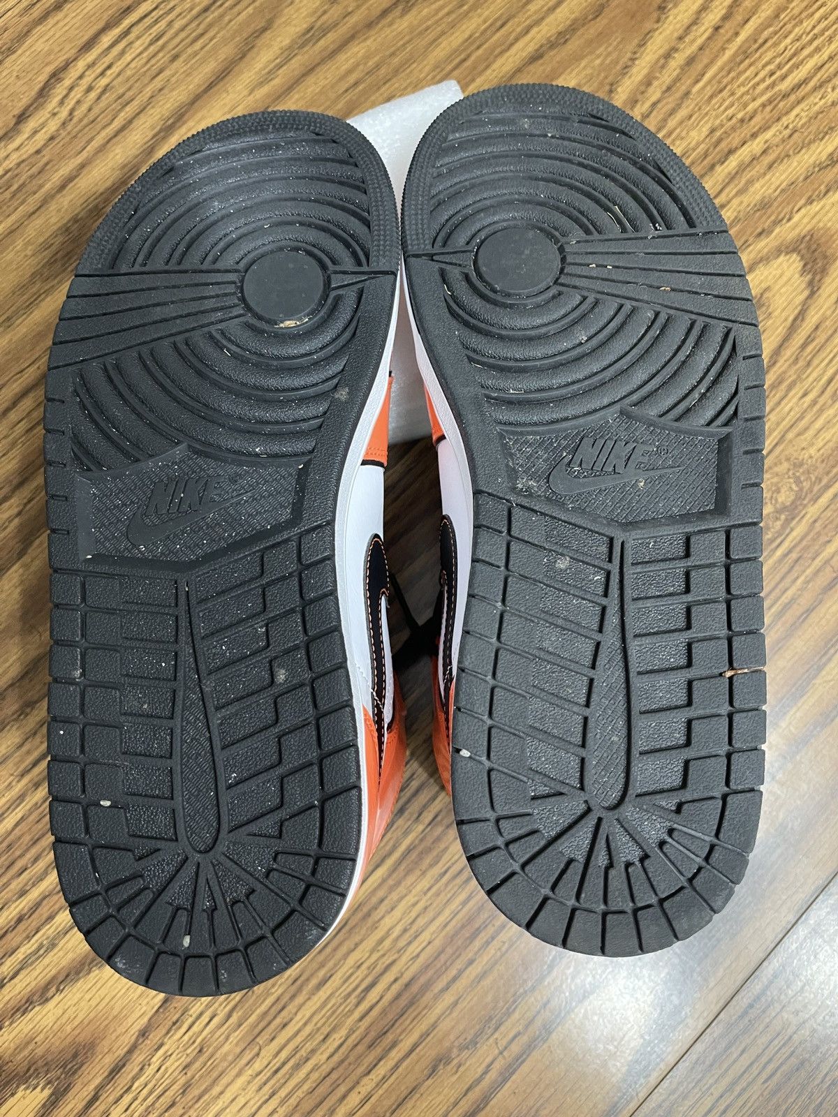 Jordan Brand × Nike Jordan 1 Size US 10.5 / EU 43-44 - 3 Thumbnail