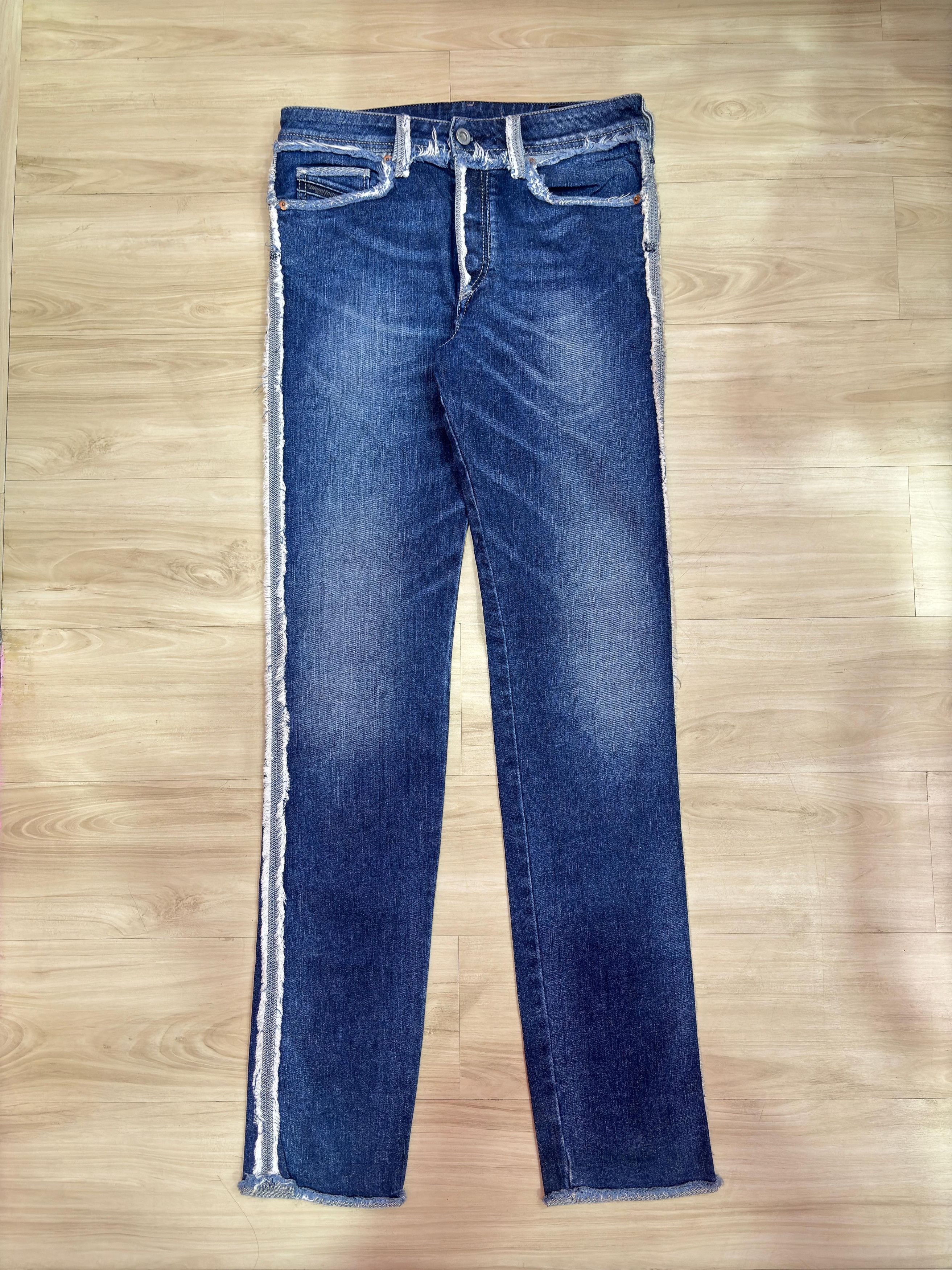 Diesel Diesel Frayed seam Jean (runs small) Button front- slim leg Size 27" / US 4 / IT 40 - 1 Thumbnail