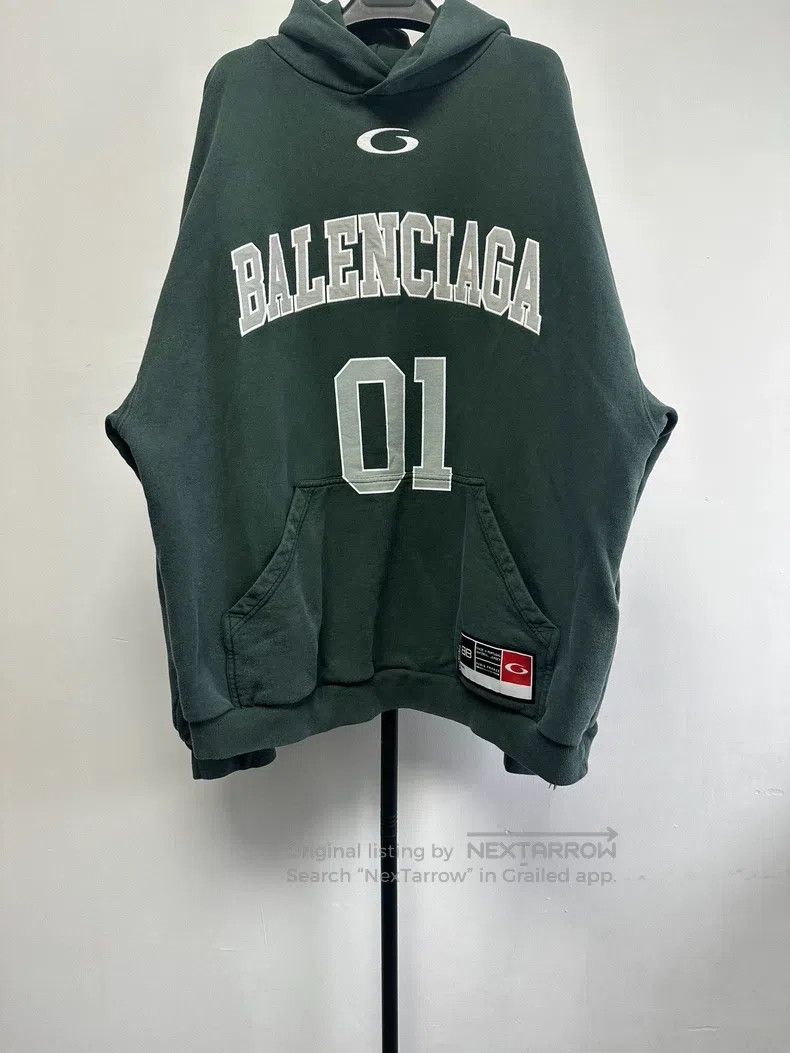 Balenciaga Balenciaga Printed Oversized Basketball Hooded Long Sleeve Size US M / EU 48-50 / 2 - 1 Thumbnail