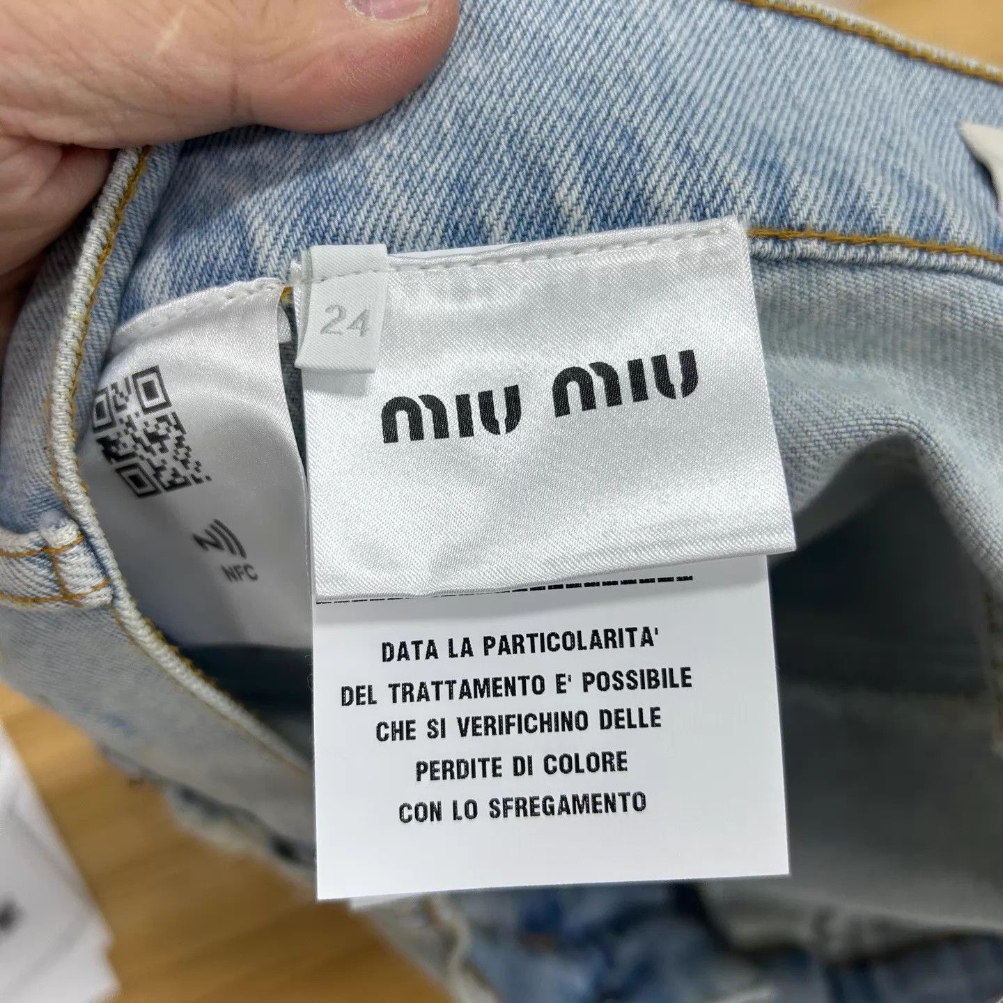 Miu Miu MIU MIU women's light blue denim shorts pocket logo 24 Size 24" / US 00 / IT 34 - 5 Thumbnail