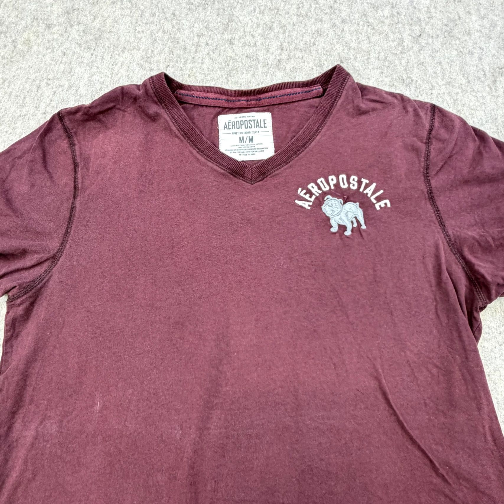 Aeropostale Aeropostale Shirt Mens Medium Maroon V Neck Bulldog Graphic Cotton Logo Tee Size US M / EU 48-50 / 2 - 3 Thumbnail