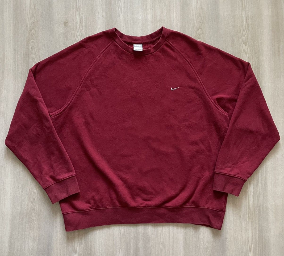 Nike Vintage Nike Mini Swoosh Embroidered Crewneck Essential XL Size US XL / EU 56 / 4 - 1 Thumbnail