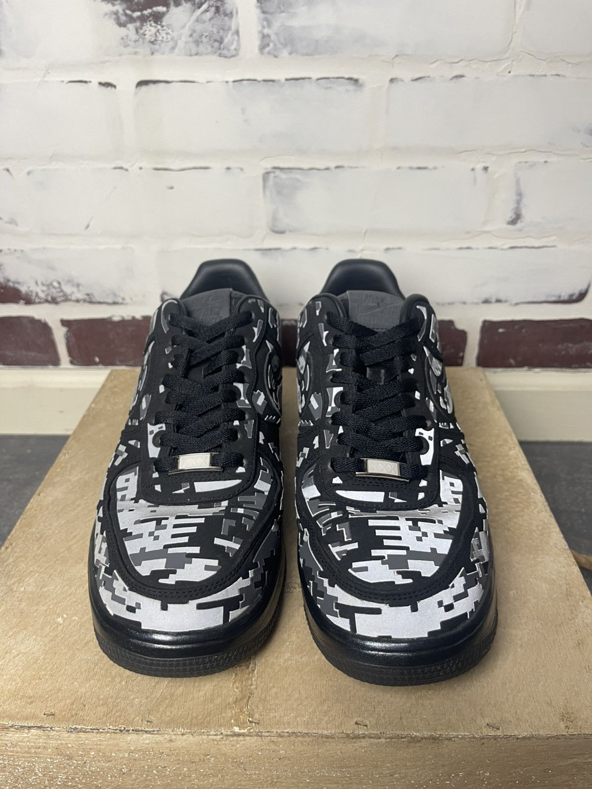 Nike Men’s Nike Reflective 3M Lunar Force 1’s Size US 10 / EU 43 - 2 Thumbnail