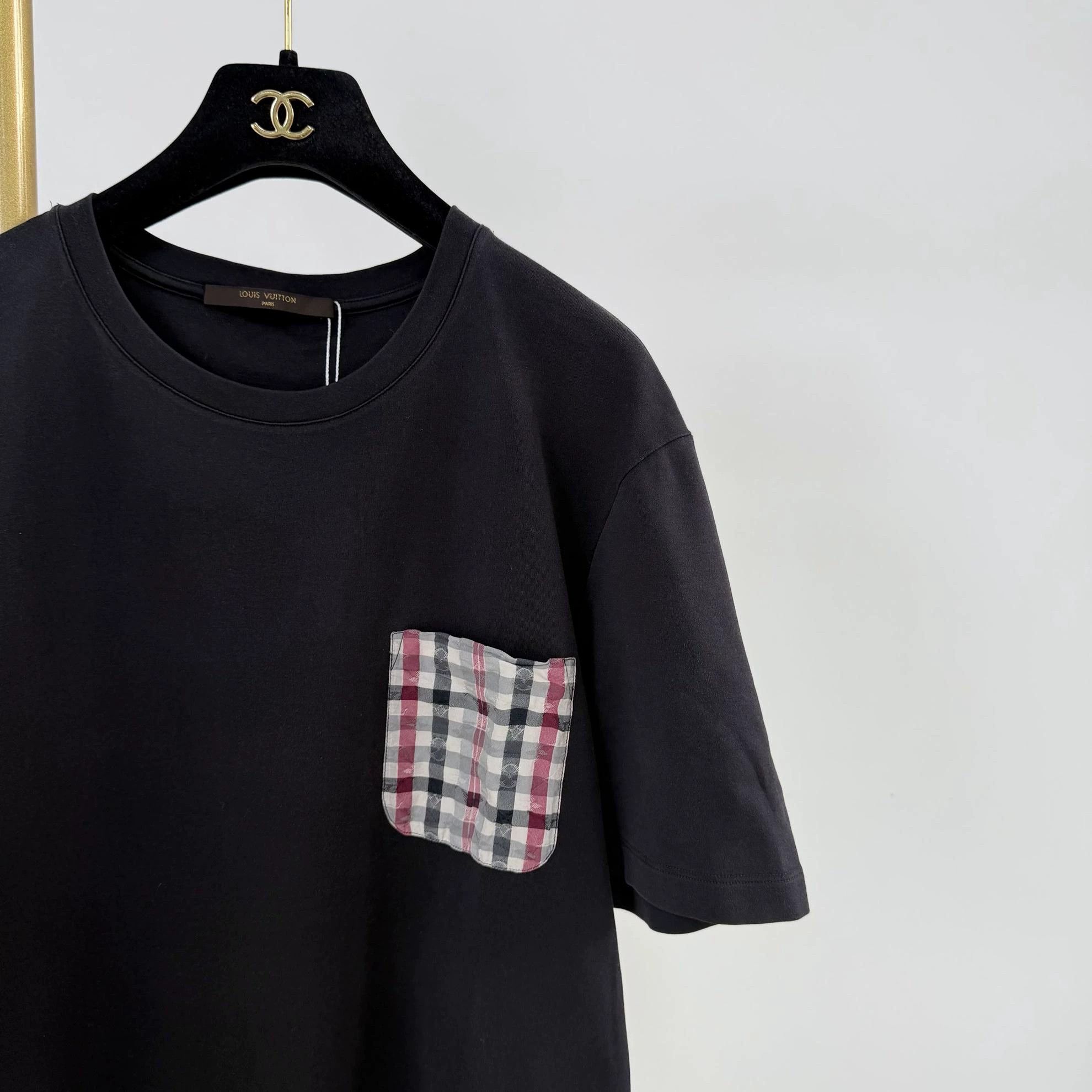 Louis Vuitton Louis Vuitton Black Tee L Size Size L / US 10 / IT 46 - 3 Thumbnail