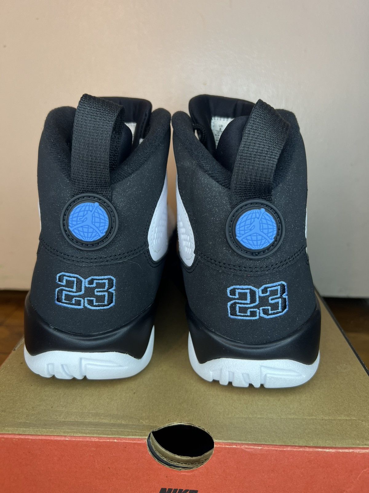 Jordan Brand Air Jordan Retro 9 University Blue Size 8 Size US 8 / EU 41 - 7 Thumbnail