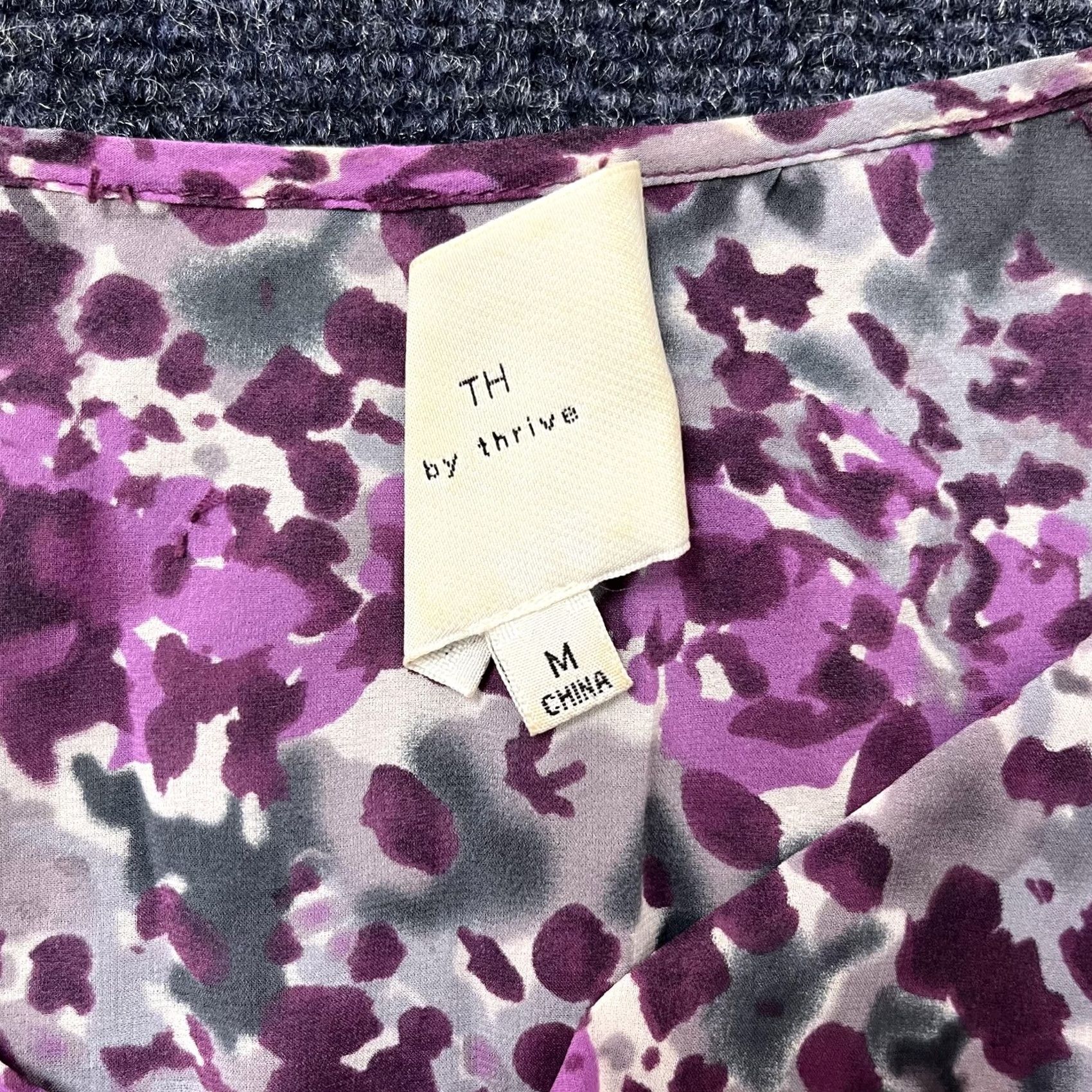 Vintage TH by Thrive Blouse Womens M Purple Floral Cowl Neck Ruffle Peplum Top Size M / US 6-8 / IT 42-44 - 2 Thumbnail