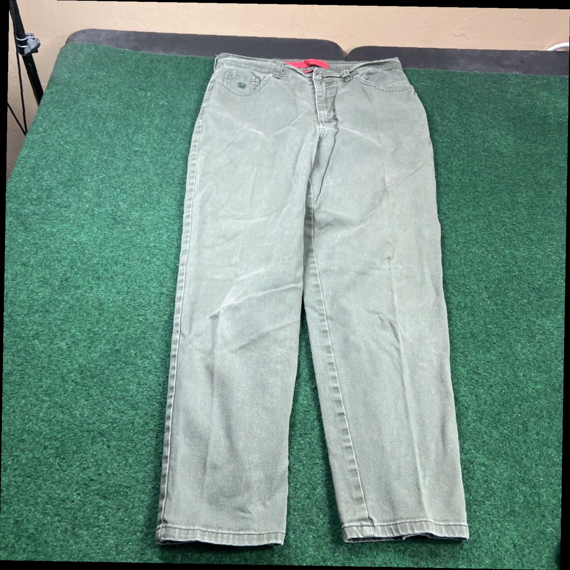 Gloria Vanderbilt WOMEN'S GLORIA VANDERBILT OLIVE GREEN TAPERED LEG JEANS - SIZE 12P 28x27 Size 34" / US 12 / IT 48 - 1 Thumbnail