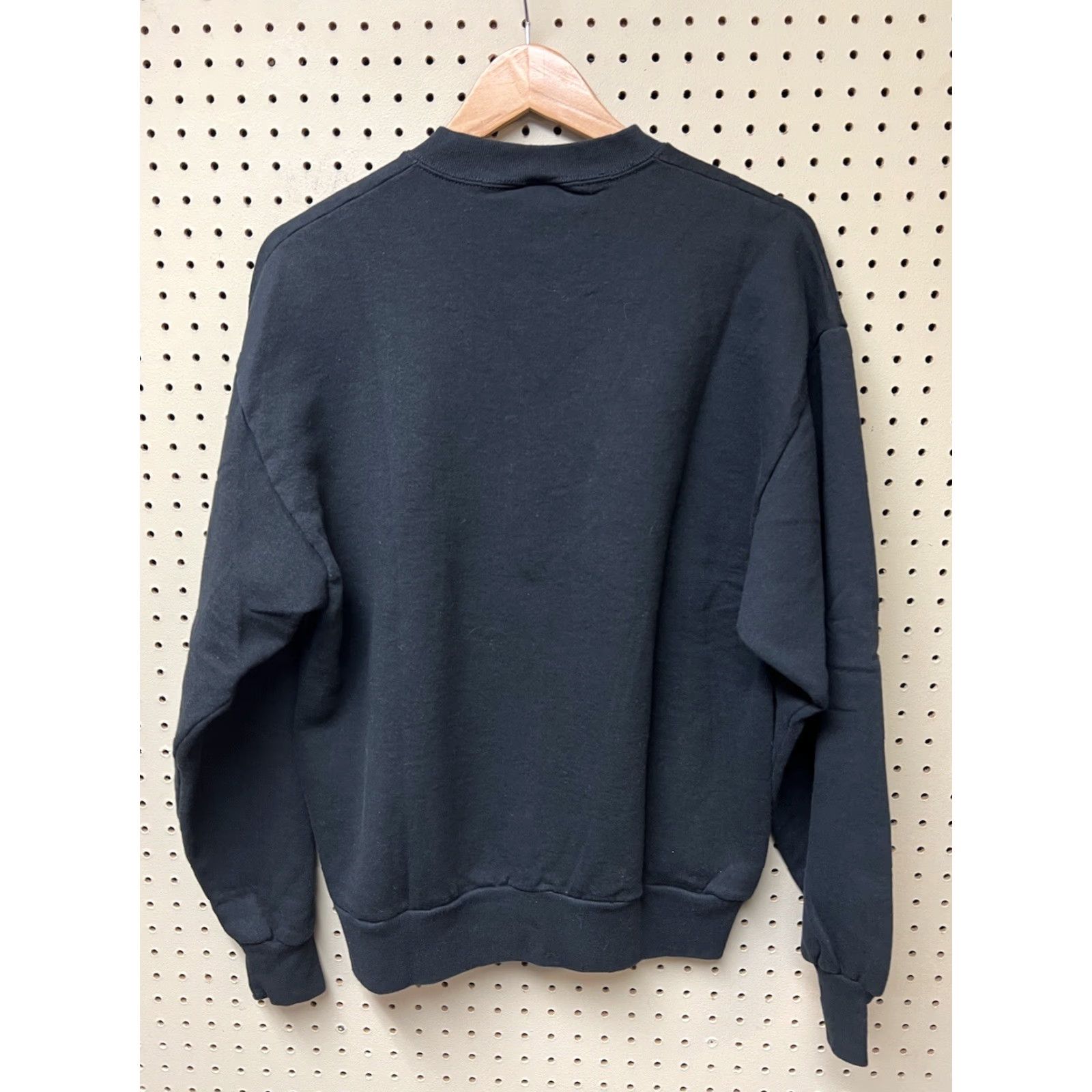 Mickey Unlimited VINTAGE Mickey Unlimited Embroidered Crewneck Sweatshirt Men's Large Black 90s Disney Logo Graphic Print Pullover Sweatshirt Size US L / EU 52-54 / 3 - 2 Thumbnail