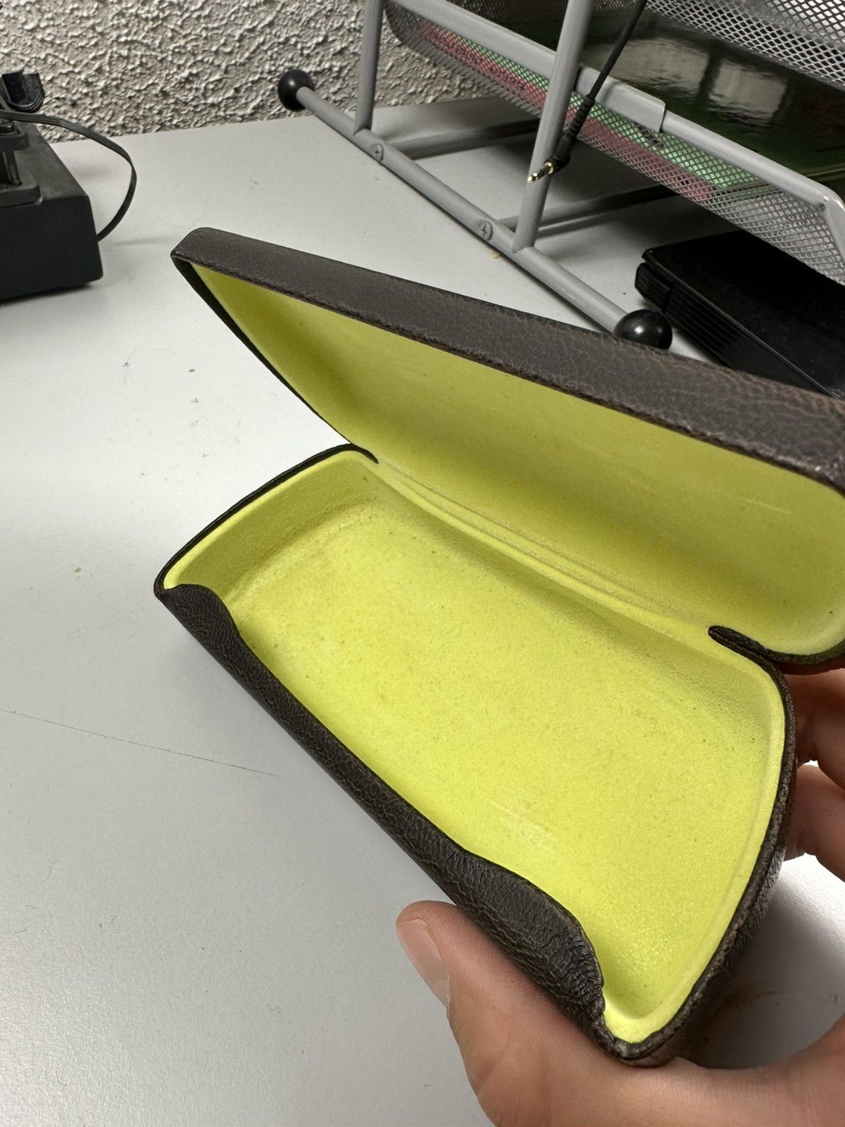 Moscot Moscot Eyeglasses Case – Brown Leather Look (Hard Case) Size ONE SIZE - 5 Thumbnail
