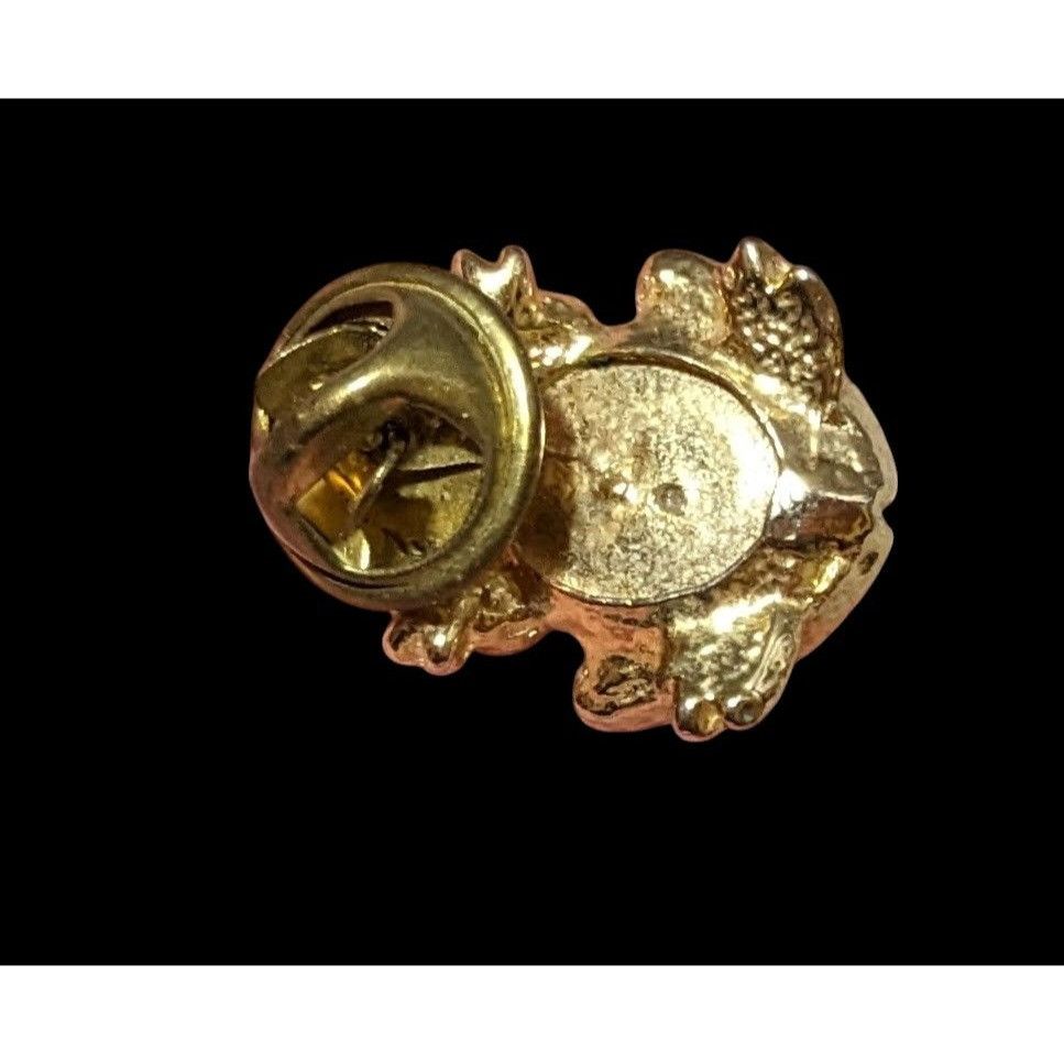 Other Vintage Gold Tone Faux Pearl Frog Lapel Pin Size ONE SIZE - 3 Thumbnail