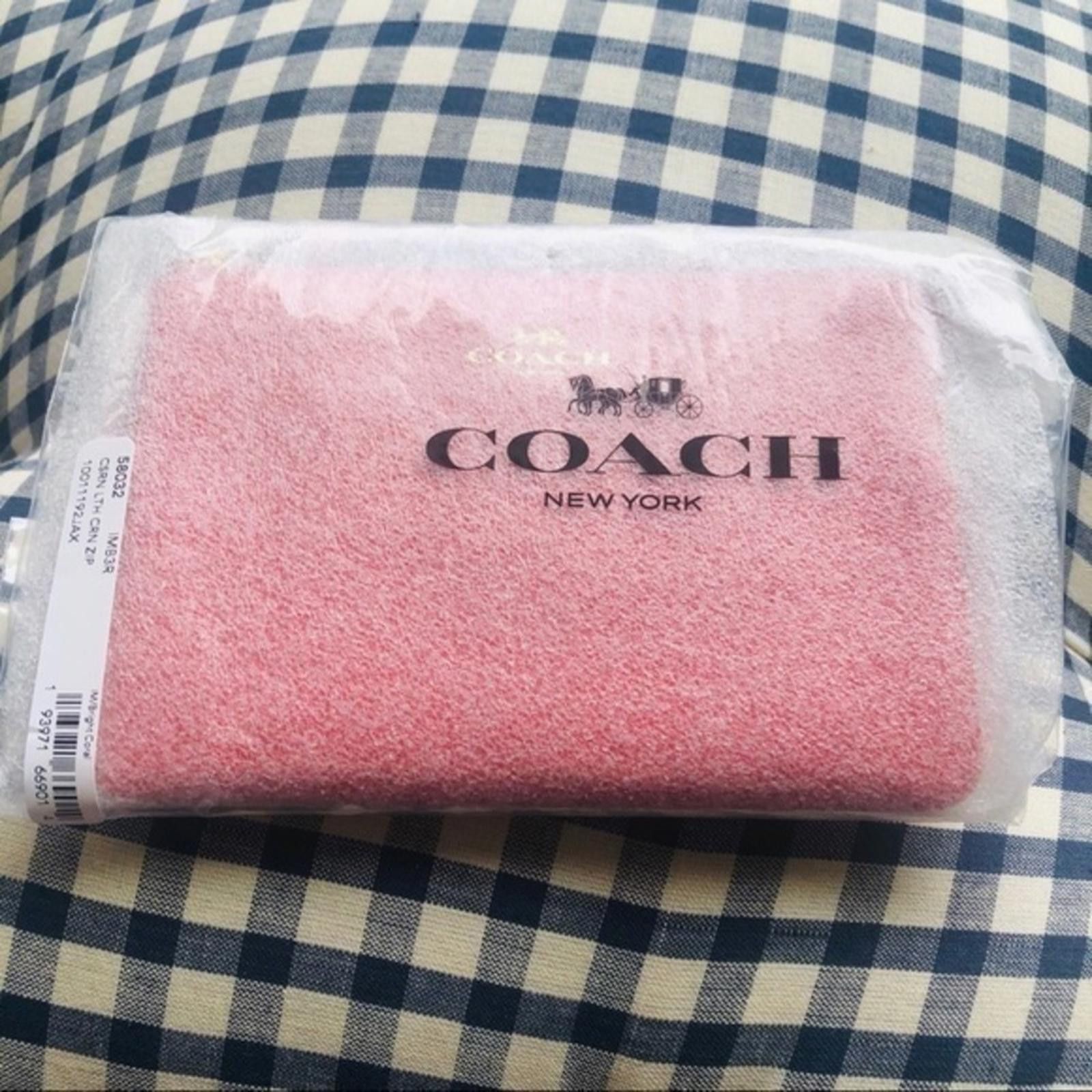 Coach Coach Pink Corner Zip Cross Grain Leather Wristlet Size ONE SIZE - 5 Thumbnail