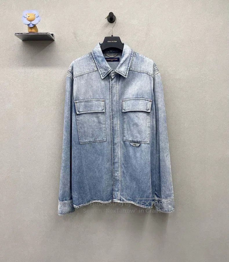 Louis Vuitton Louis Vuitton Light blue denim jacket Size US L / EU 52-54 / 3 - 2 Thumbnail