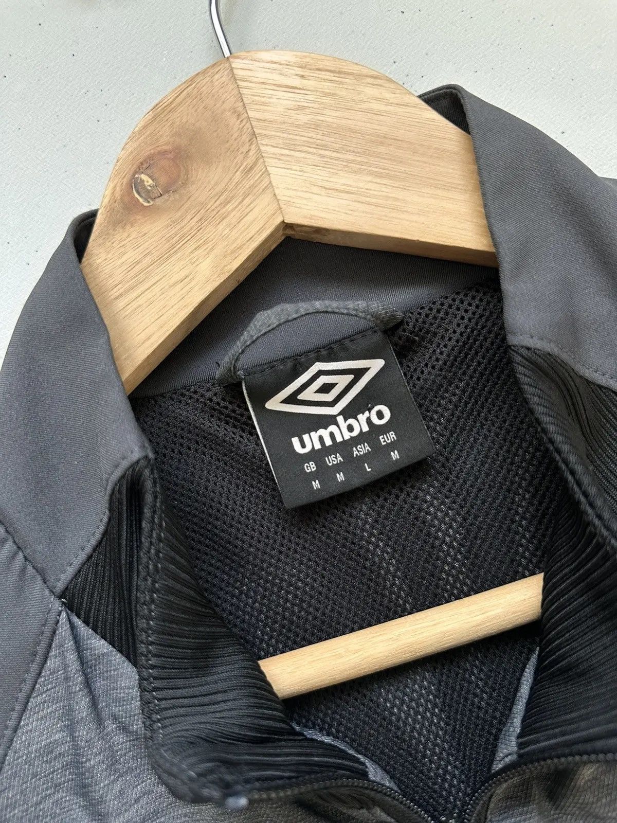 Umbro Umbro PSV Soccer Lightweight Jacket Training Size US M / EU 48-50 / 2 - 5 Thumbnail