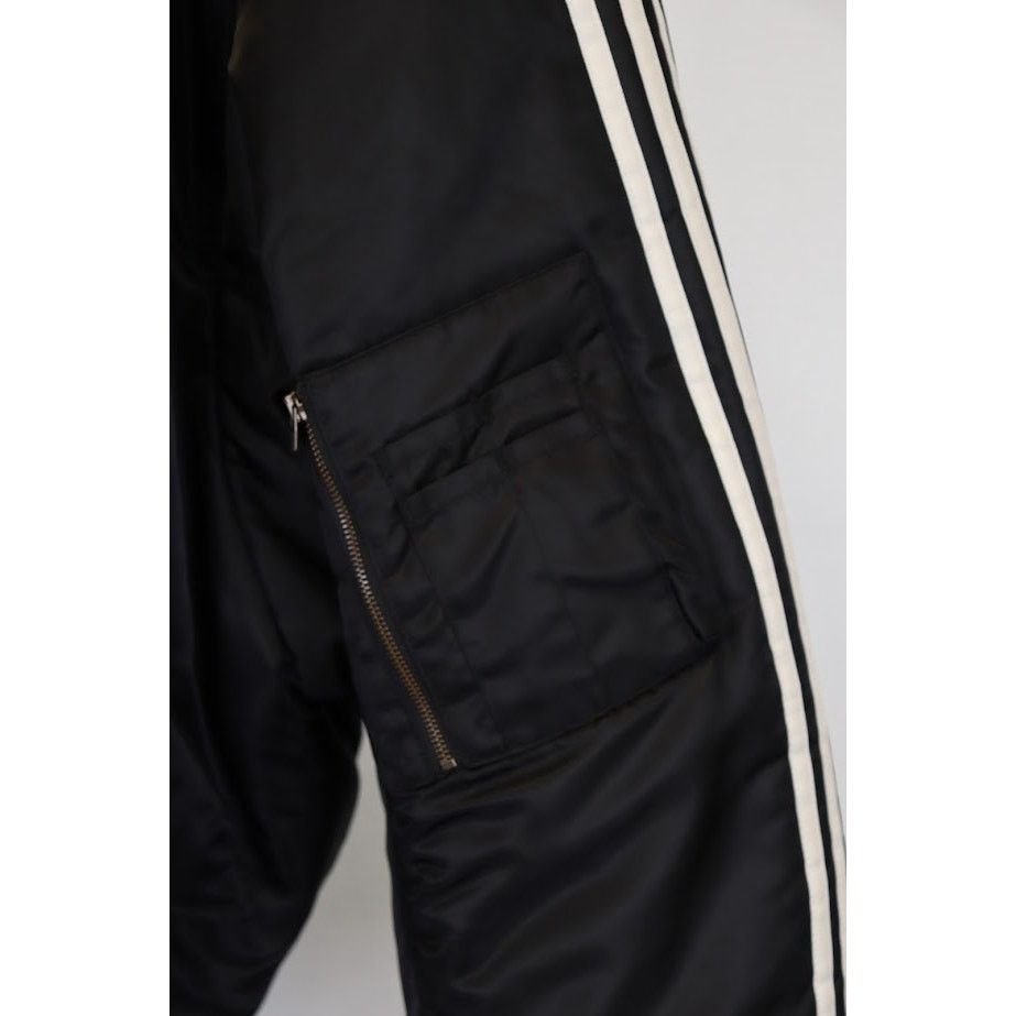 Balenciaga o1rshd1 Q:2 / Light Bomber Nylon in Black Size US L / EU 52-54 / 3 - 5 Thumbnail