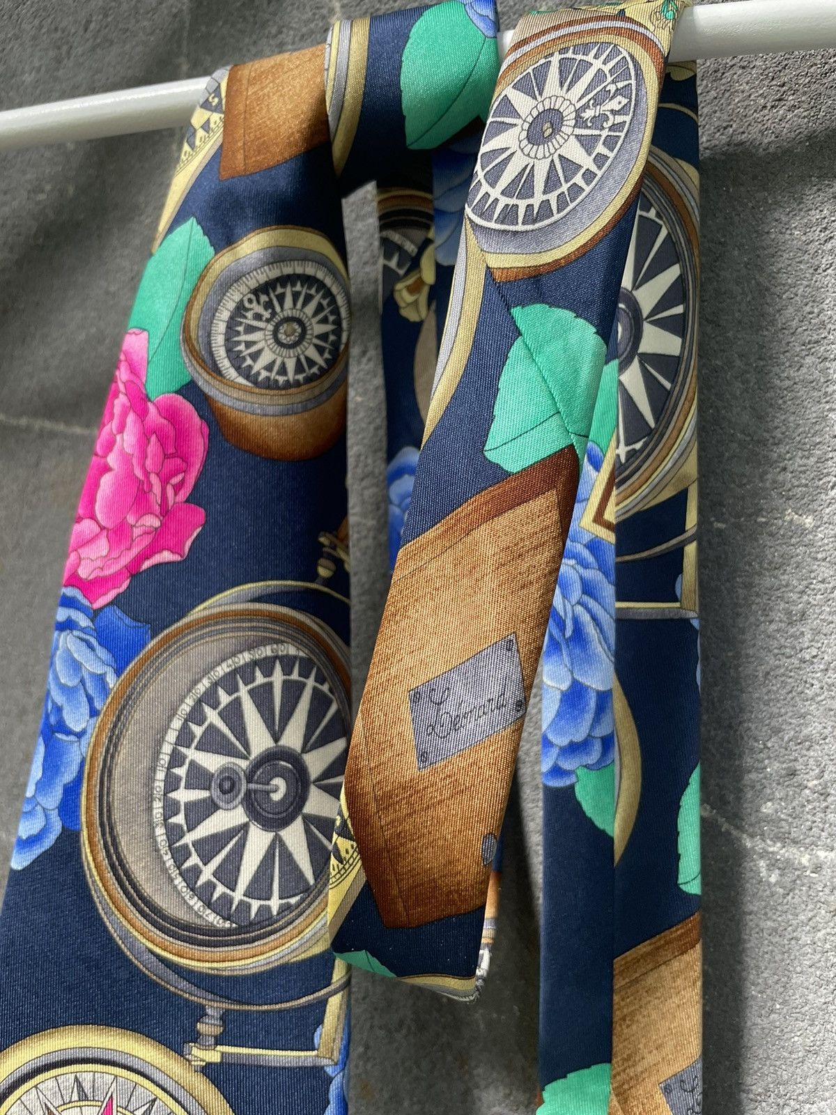 Leonard Paris Leonard Paris Tie 100% Silk Compass Flowers Size ONE SIZE - 4 Thumbnail