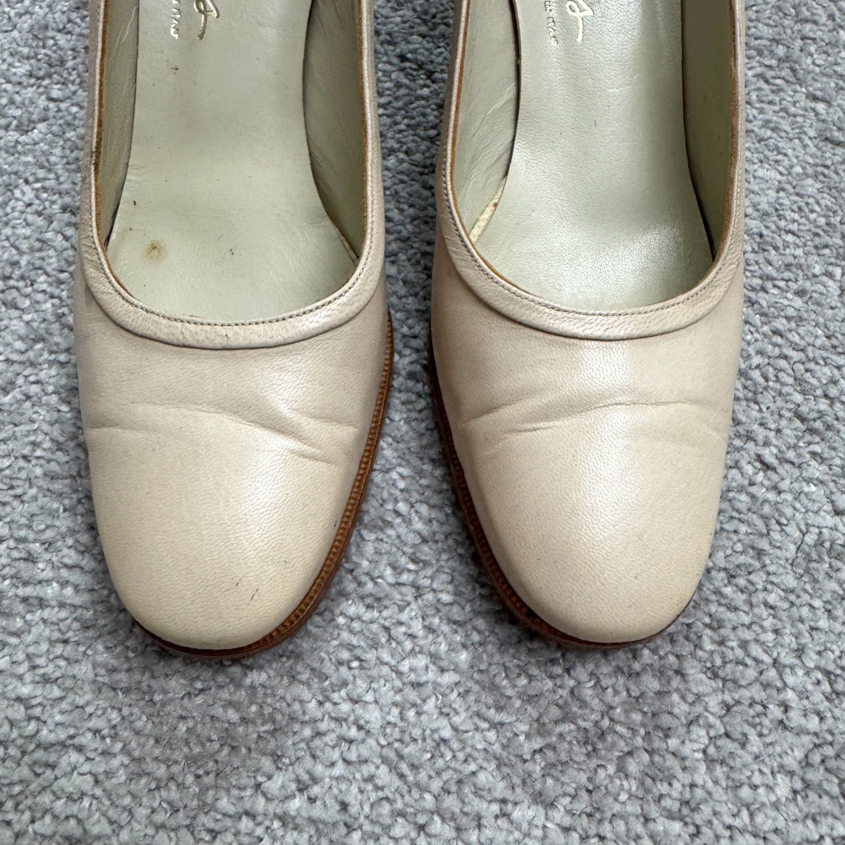 Vintage VINTAGE Ervins Zuane Women's Leather Block Heel Pumps 5B Beige 70s Retro Classic Designer Dress Shoe Size US 5 / IT 35 - 5 Thumbnail