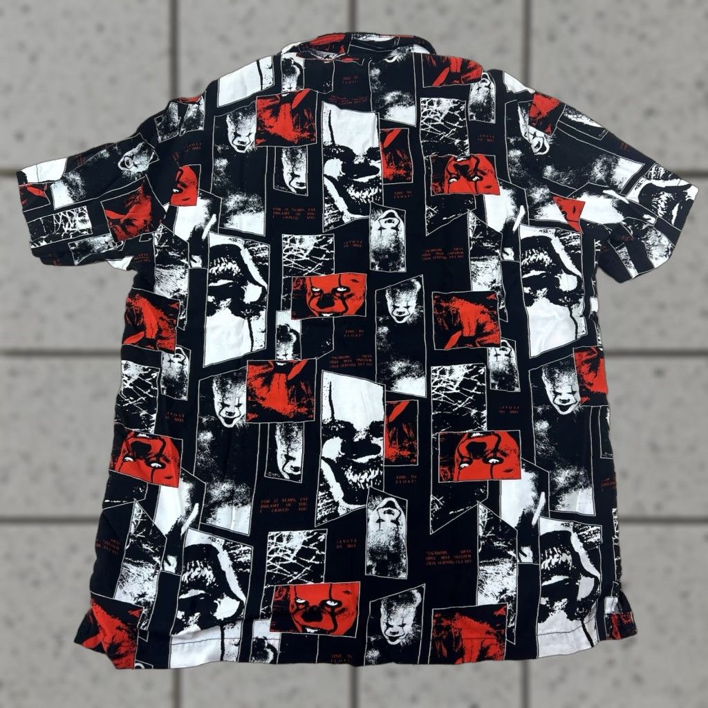 Vintage VINTAGE It Pennywise Black AOP Button-Up Shirt Mens L Halloween Clowncore Gothic Hawaiian Character Pennywise Casual Short Sleeve Collared Button-Down Size US L / EU 52-54 / 3 - 1 Thumbnail
