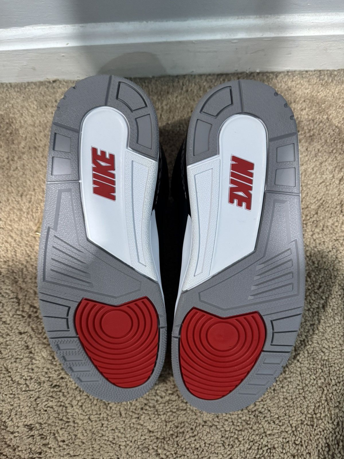 Jordan Brand Jordan 3 Black cement 2018 Size US 10 / EU 43 - 5 Thumbnail