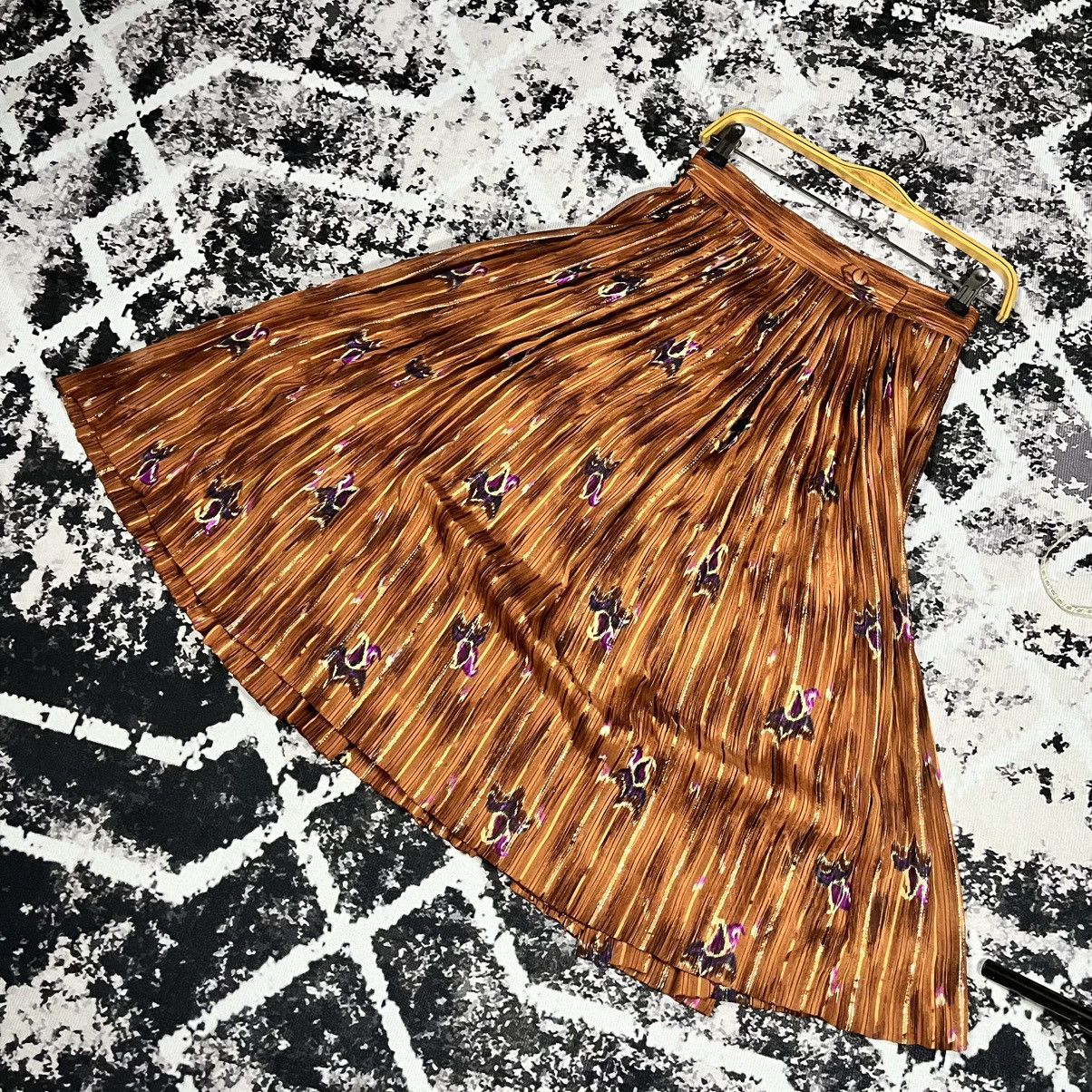 Salvatore Ferragamo × Vintage Vintage Salvatore Ferragamo Pleated Skirt Size 27" / US 4 / IT 40 - 6 Thumbnail