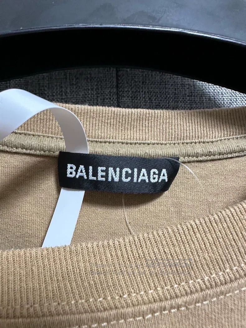 Balenciaga Balenciaga Wheat Color Letter Printed Size US S / EU 44-46 / 1 - 3 Thumbnail