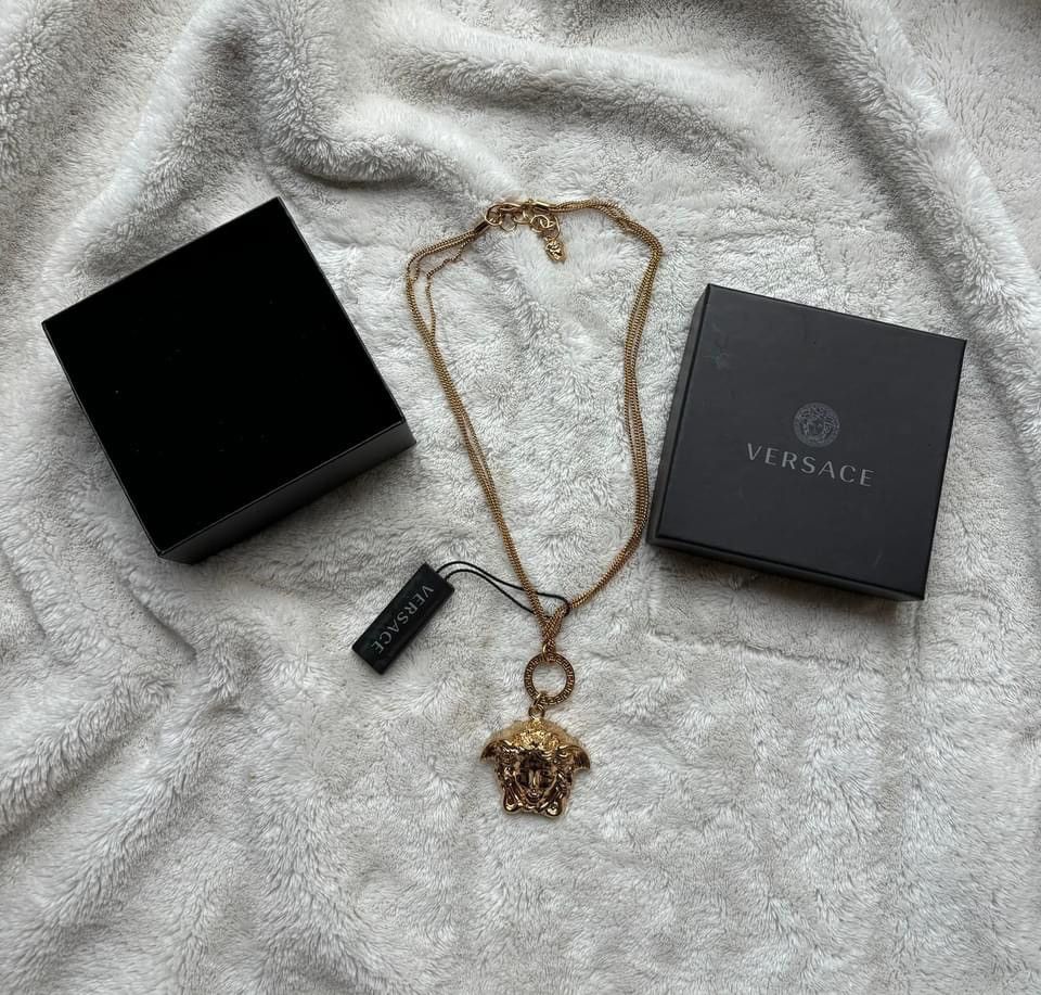 Versace Versace Medusa Pendant Gold Stack Chain Size ONE SIZE - 2 Thumbnail