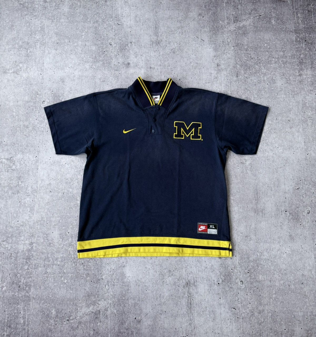 Nike × Vintage Nike vintage Michigan Wolverine Warm Up Shirt Size US XL / EU 56 / 4 - 1 Thumbnail