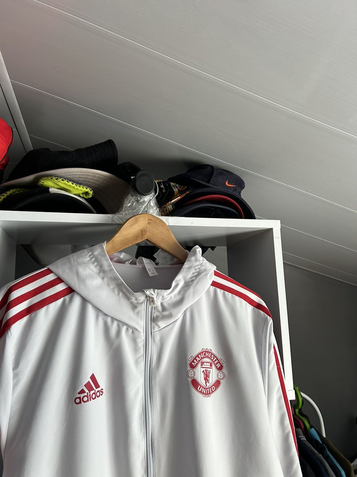 Adidas MANCHESTER UNITED 2021/2022 Adidas TRAINING FOOTBALL JACKET Size US L / EU 52-54 / 3 - 2 Thumbnail