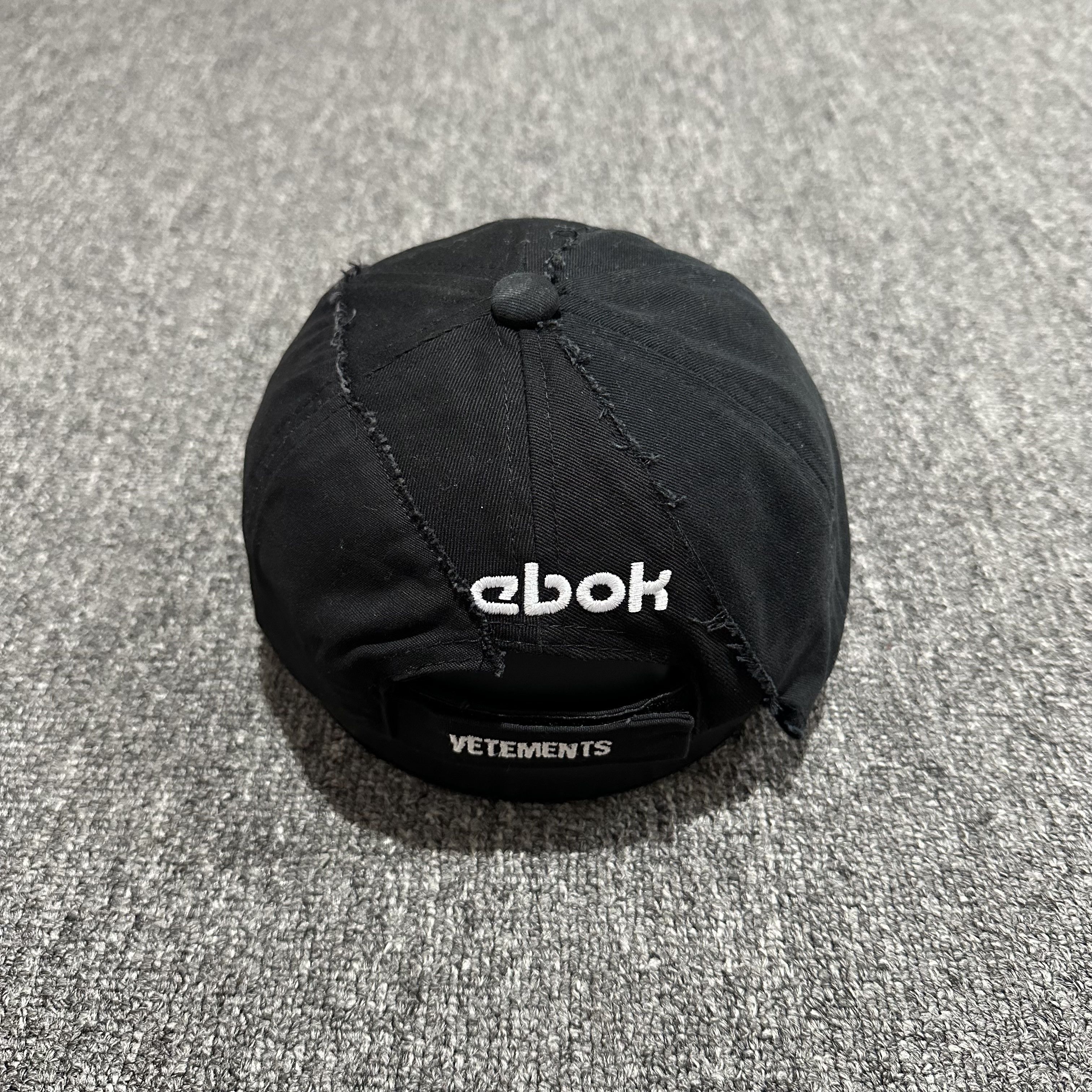 Reebok × Vetements AW17 Runway Vetements Reebok Reconstructed Hat Size ONE SIZE - 3 Thumbnail