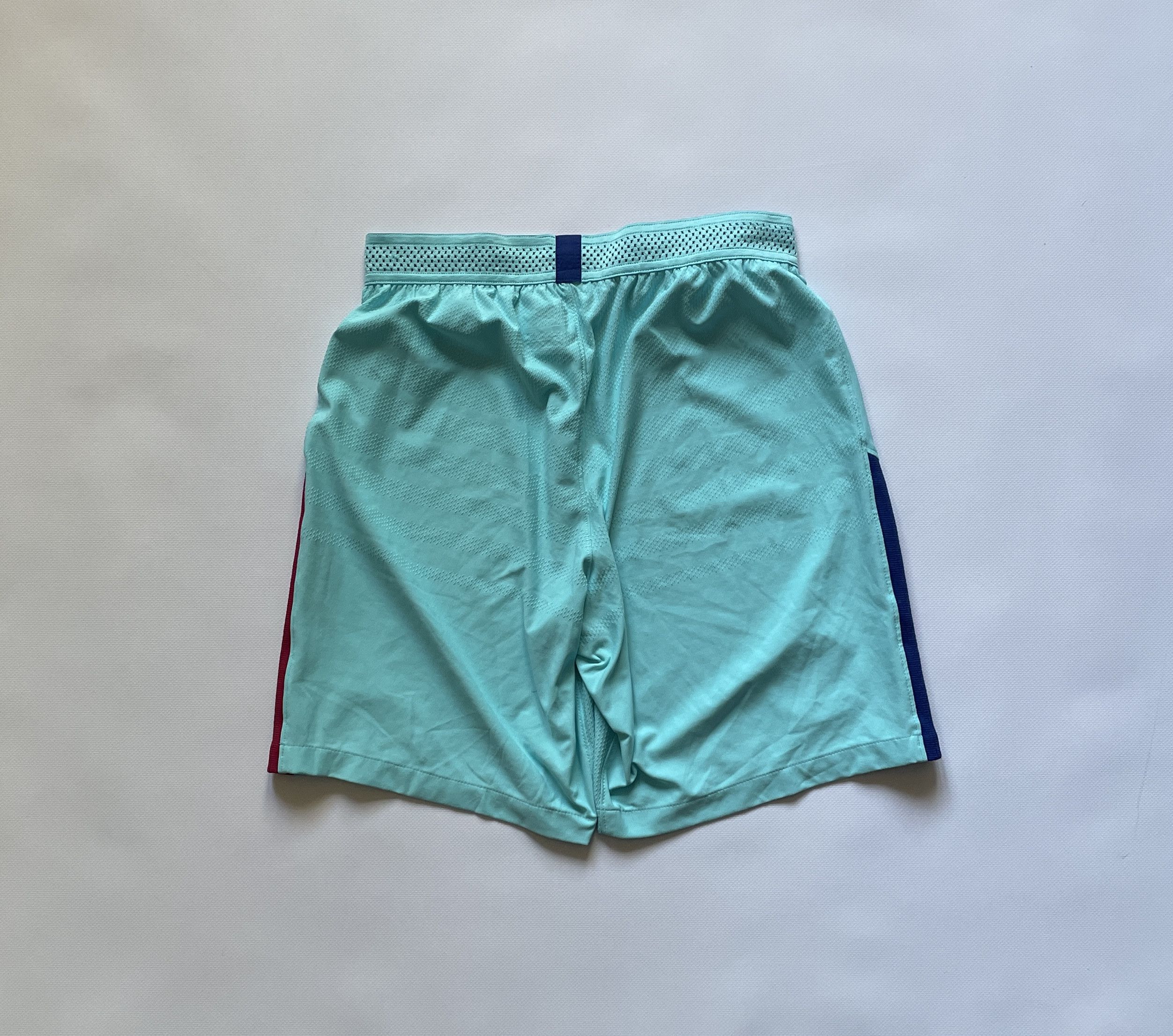 Nike Barcelona AUTHENTIC 2017 2018 Away Football Shorts Size US 30 / EU 46 - 2 Thumbnail