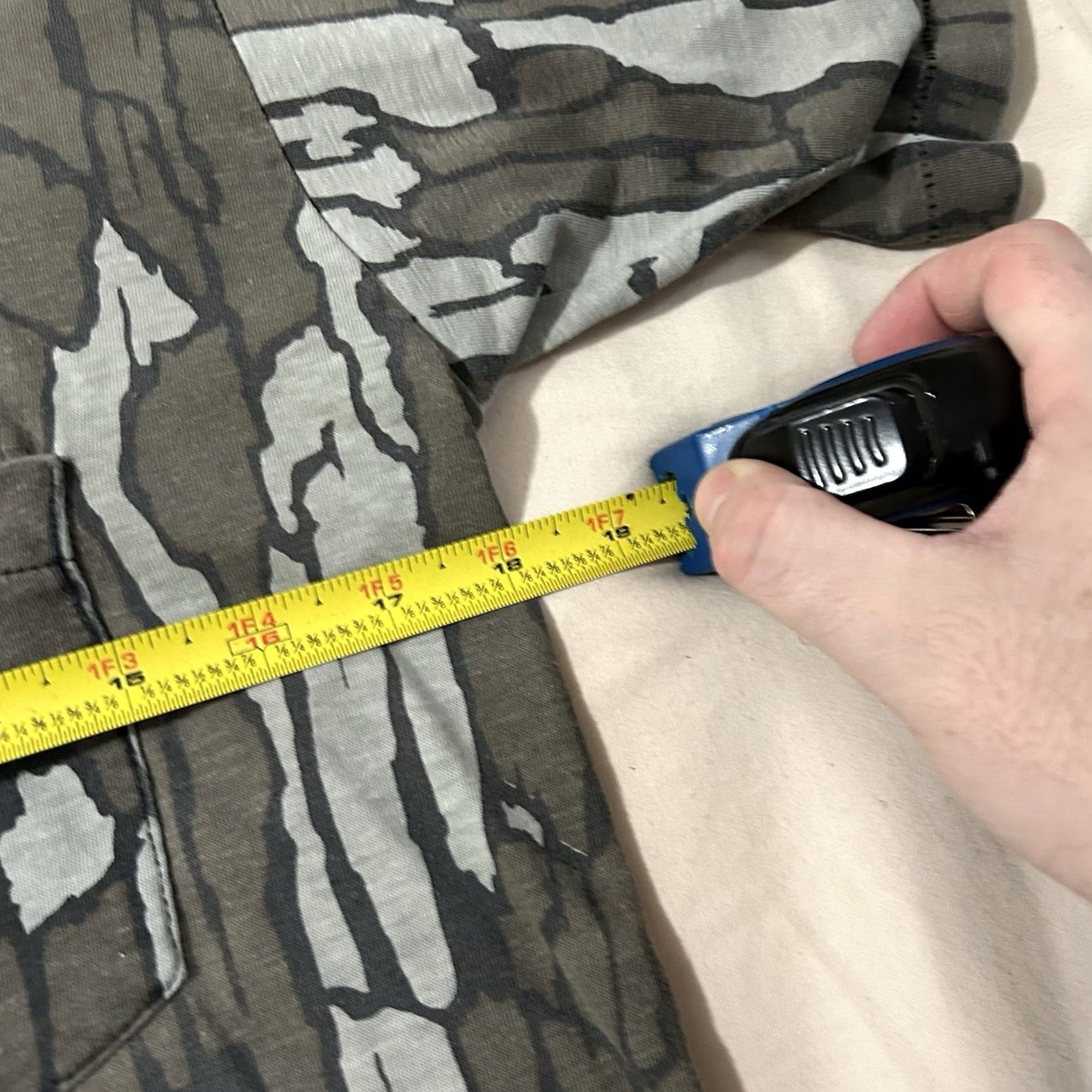 Vintage VINTAGE Trebark Camo Pocket Shirt L Mens 80s Brown T-Shirt Size US L / EU 52-54 / 3 - 5 Thumbnail