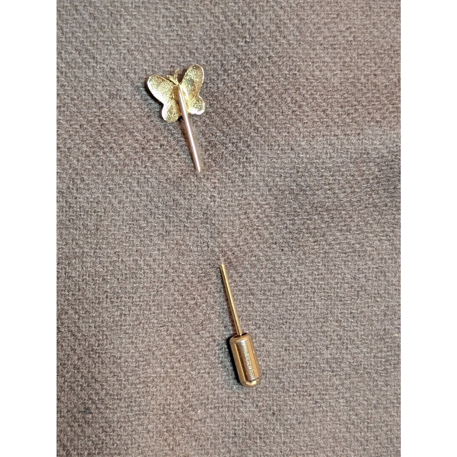 Vintage Adorable VTG 1980s Gold-Tone Butterfly Stick Pin Long Pin Size ONE SIZE - 3 Thumbnail