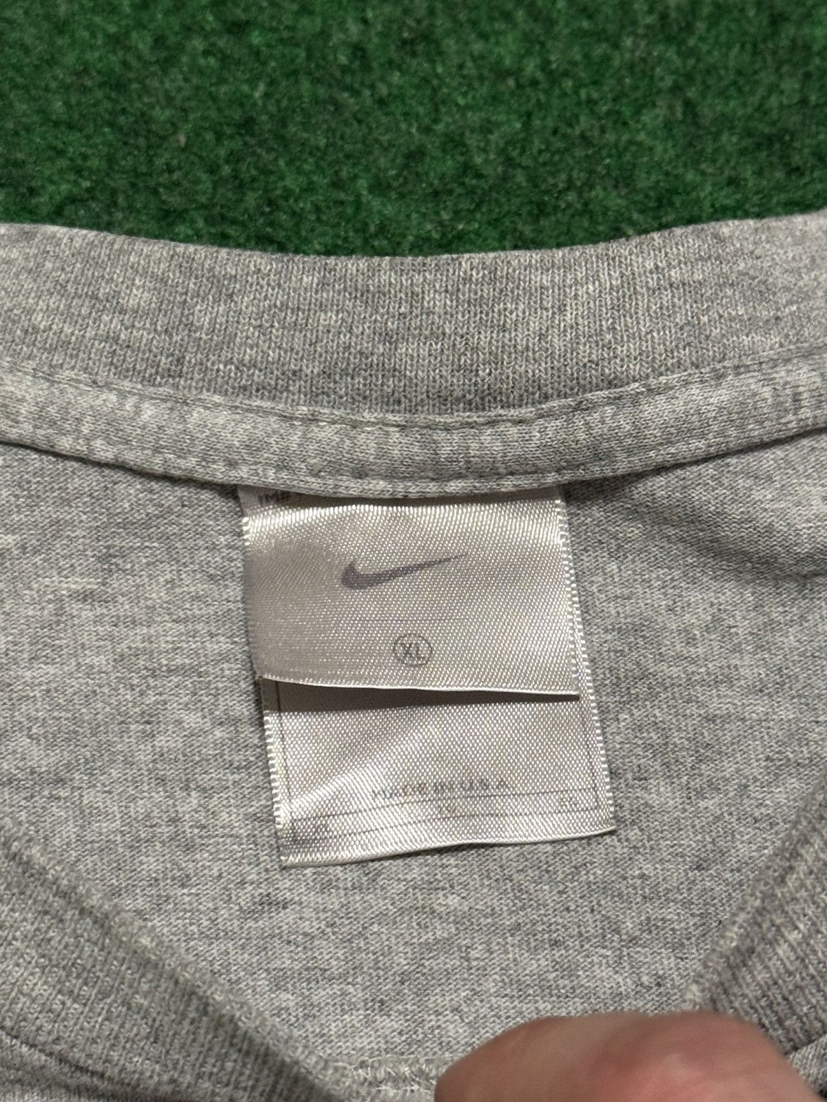 Nike Nike Y2K Gradient Center Swoosh XL Skater Hip Hop T Shirt Size US XL / EU 56 / 4 - 3 Thumbnail