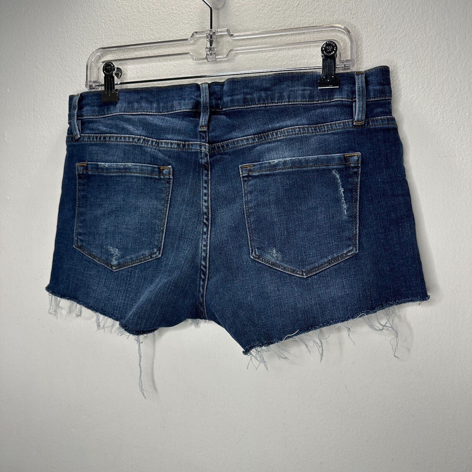 Frame Frame Le Cutoff Med Wash Distressed Raw Hem Jean Shorts 31 Size 28" / US 6 / IT 42 - 3 Thumbnail