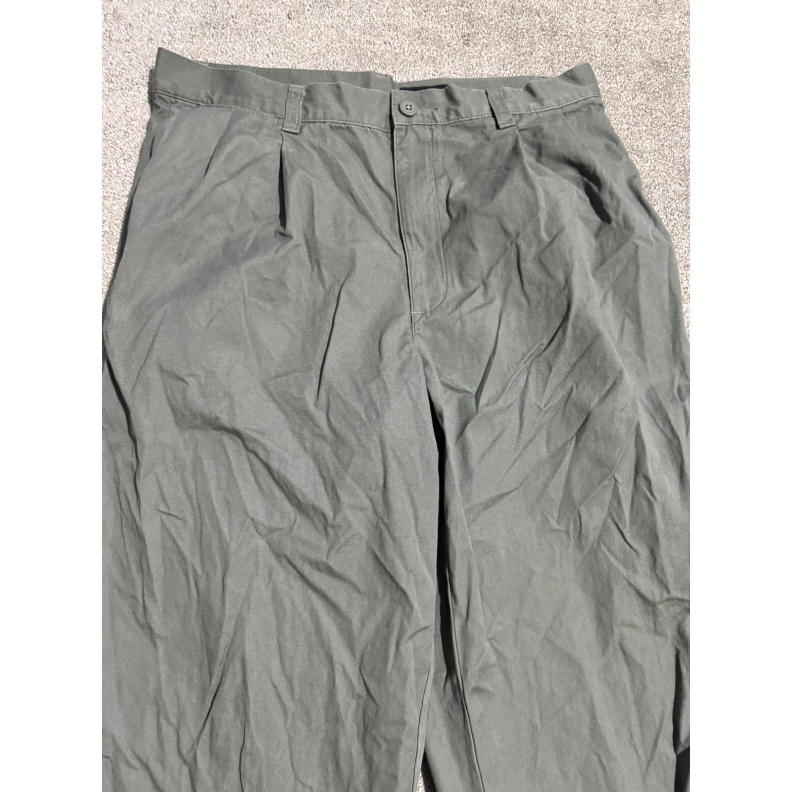 Eddie Bauer Eddie Bauer Classic Fit Chino Pants Men's 34x32 Gray Solid Casual Size US 34 / EU 50 - 2 Thumbnail