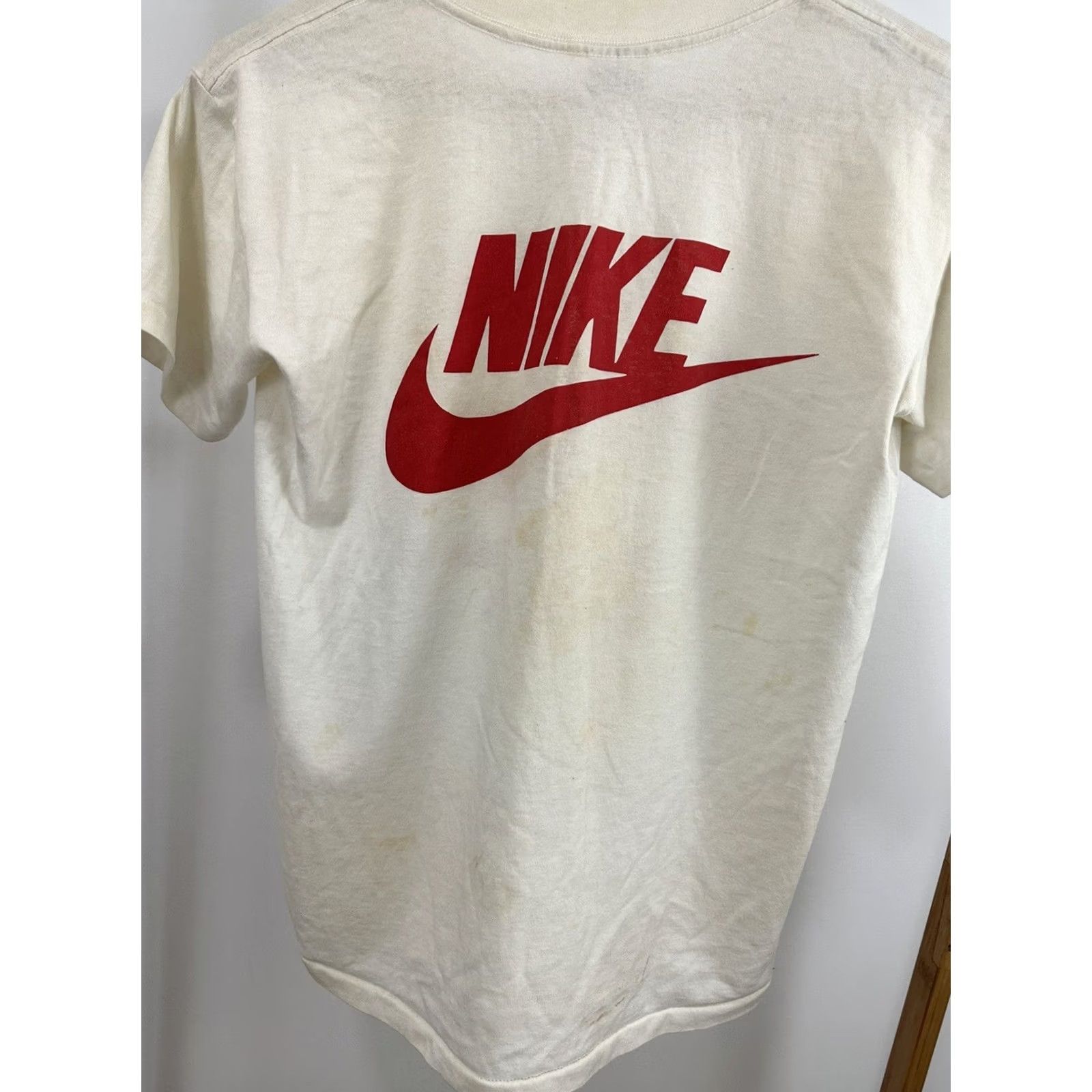 Nike Nike Swoosh T-Shirt Men XS Cream RARE VTG Jim Valvano Basketball School NC State Wolfpacks ACC NCAA Basketball Mens Shirts Size US S / EU 44-46 / 1 - 7 Thumbnail