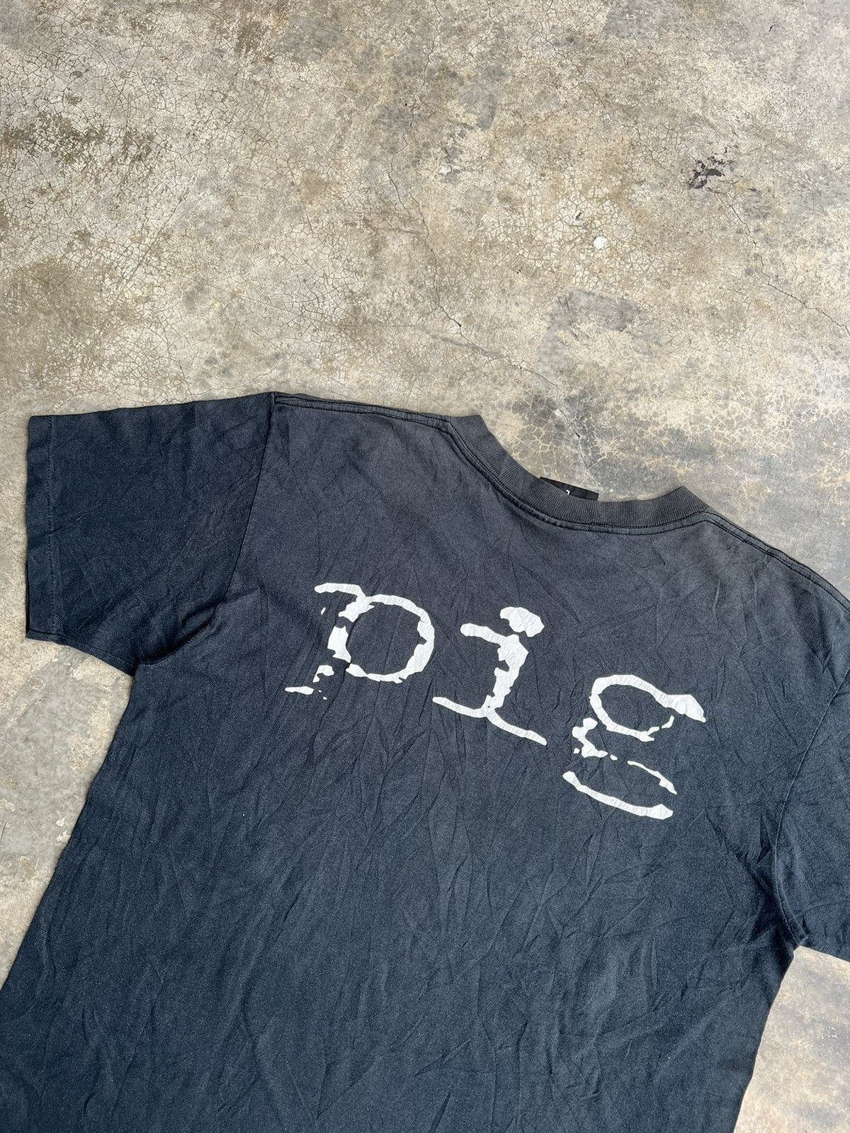 Band Tees (L) Vintage 1997 Motley Crue Generation Swine Pig Band Tees Size US L / EU 52-54 / 3 - 5 Thumbnail