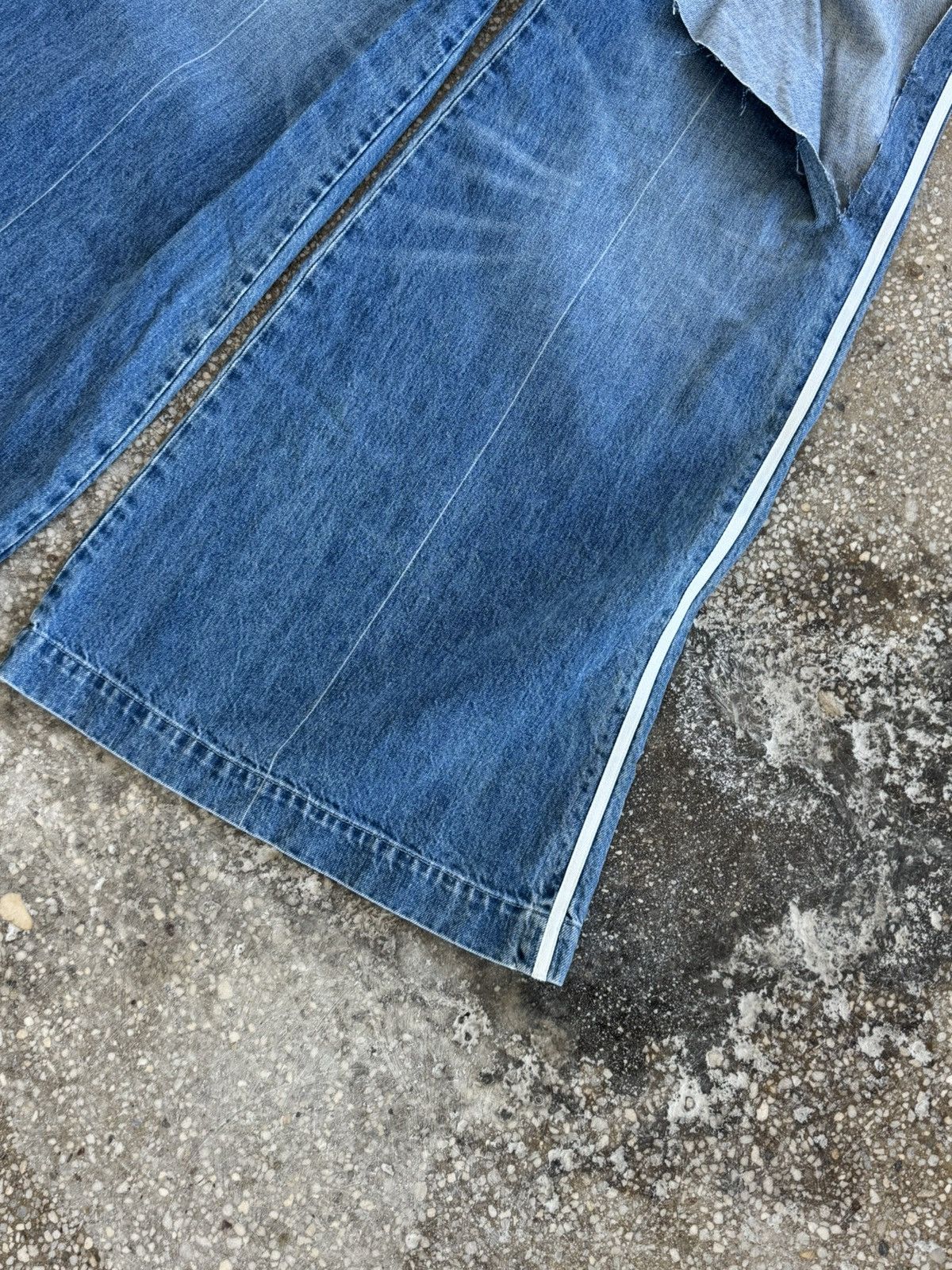 Peter Do PETER DO F/W 22 TATTOO TEAR DENIM FLARED JEANS Size 26" / US 2 / IT 38 - 7 Thumbnail