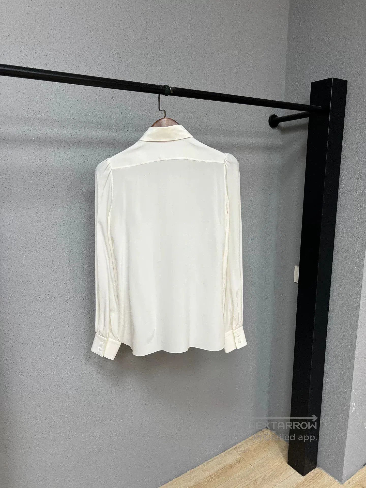 Dolce & Gabbana luxury silk blouse by D&G. Size M / US 6-8 / IT 42-44 - 2 Thumbnail