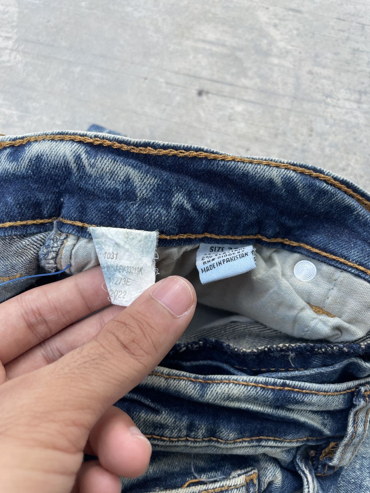 Japanese Brand 2000s japanese evolution distressed crazy wash Size US 30 / EU 46 - 6 Thumbnail