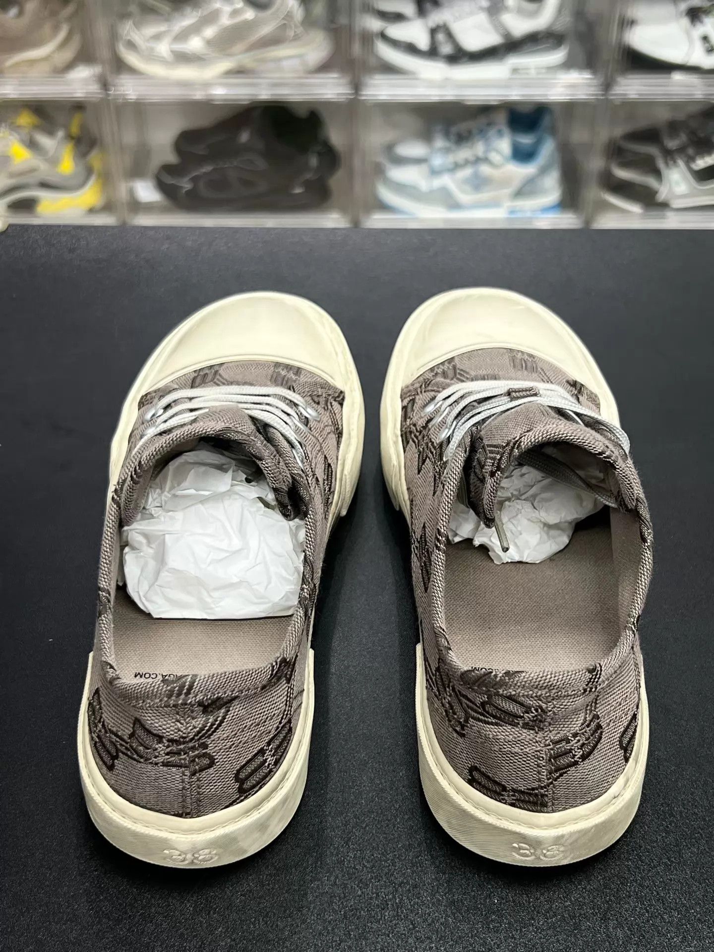 Balenciaga Balenciaga Paris low top 38 distressed like new Size US 7.5 / IT 37.5 - 7 Thumbnail