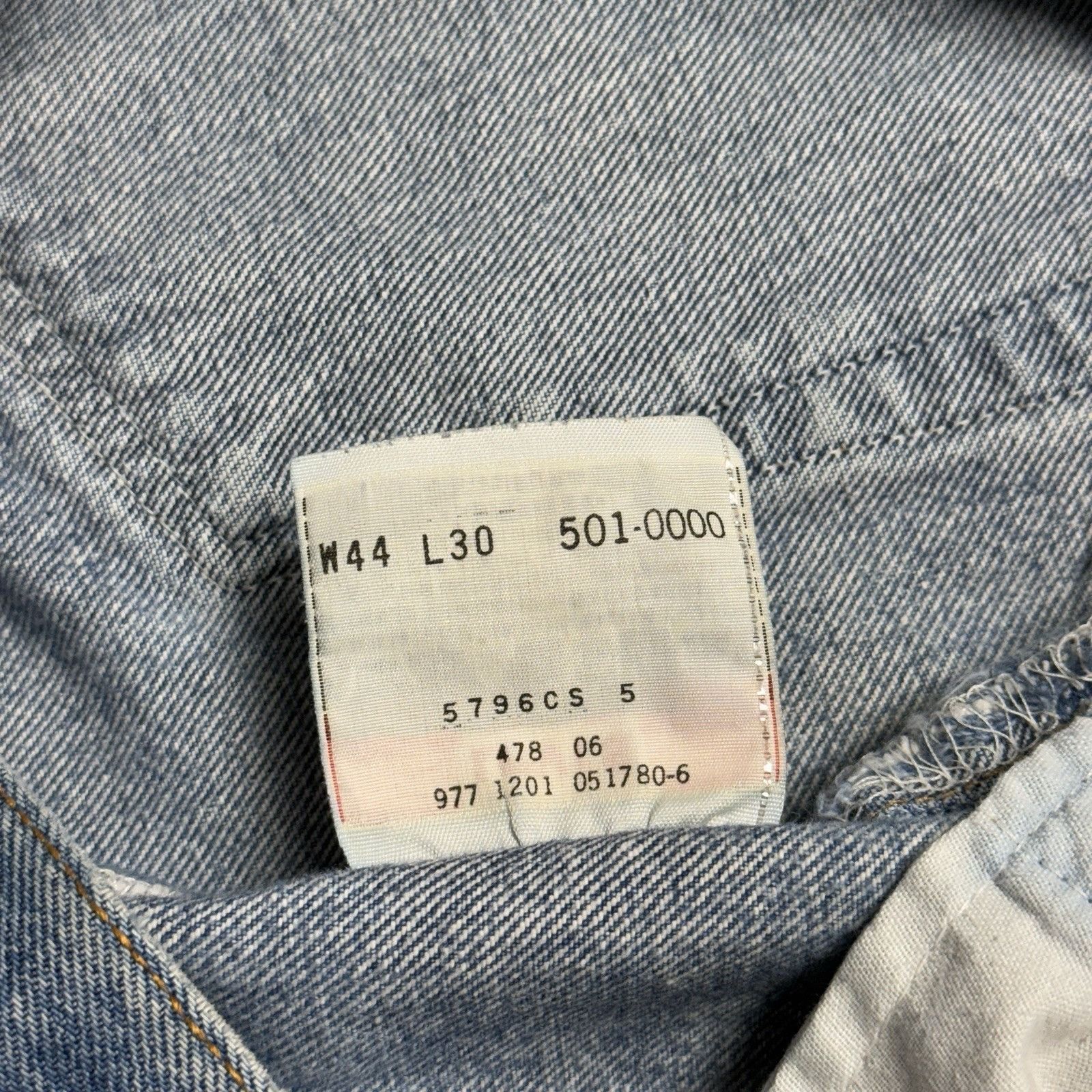 Levi's Vintage Levis 501 Jeans Mens 44x30 (40x27) Faded Blue USA Size US 44 / EU 60 - 13 Thumbnail