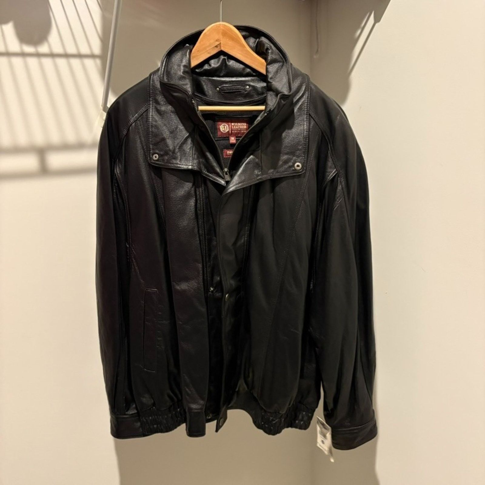 Wilsons Leather Wilsons Leather Jacket Men's Size 3XL Black NEW WITH TAGS Size US XXL / EU 58 / 5 - 1 Thumbnail