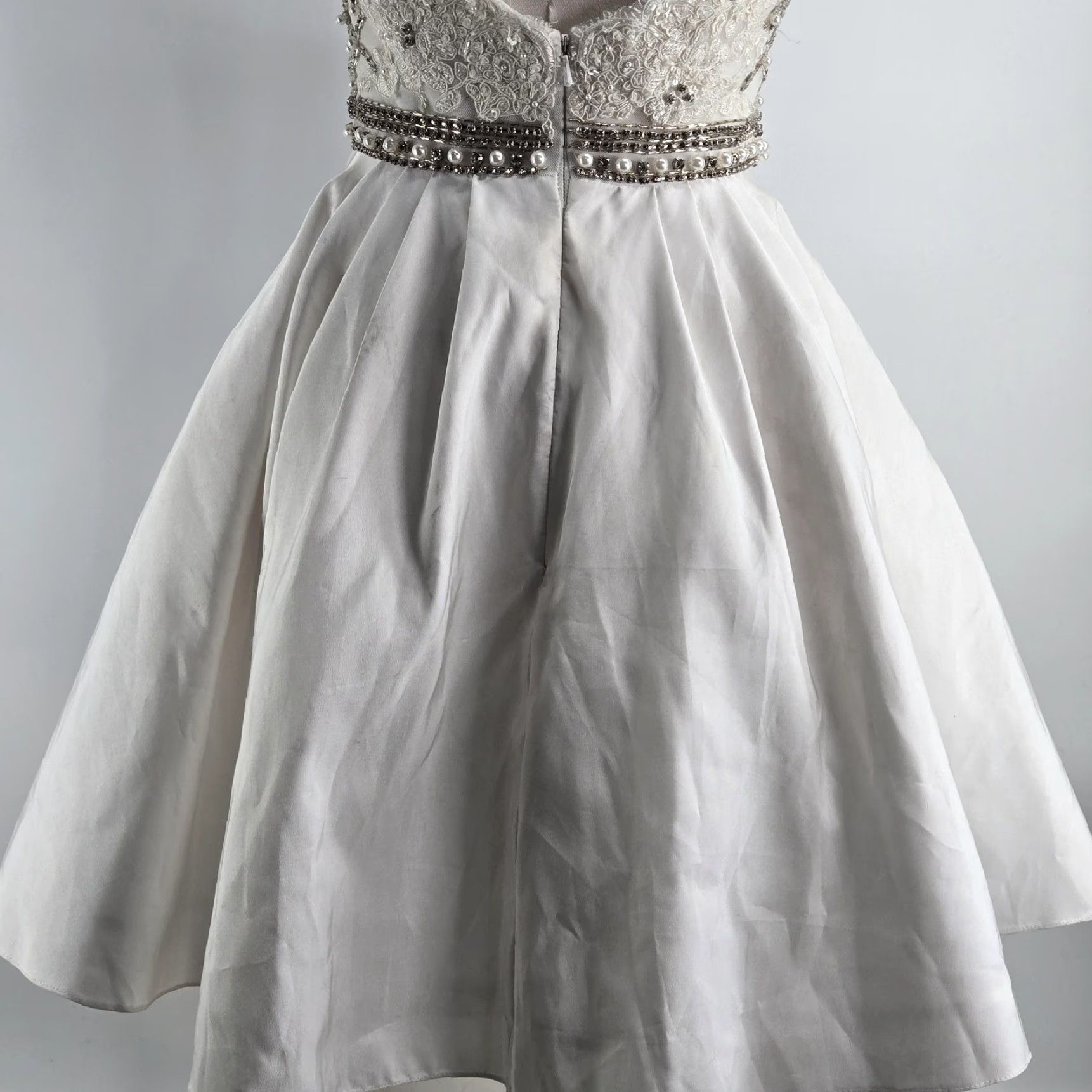 Vintage Sherri Hill Dress Womens 4 White Fit & Flare Short Beaded Floral Party/Cocktail Formal Women's Dress Cap Sleeve Lace Beaded Zipper Back Size 27" / US 4 / IT 40 - 7 Thumbnail